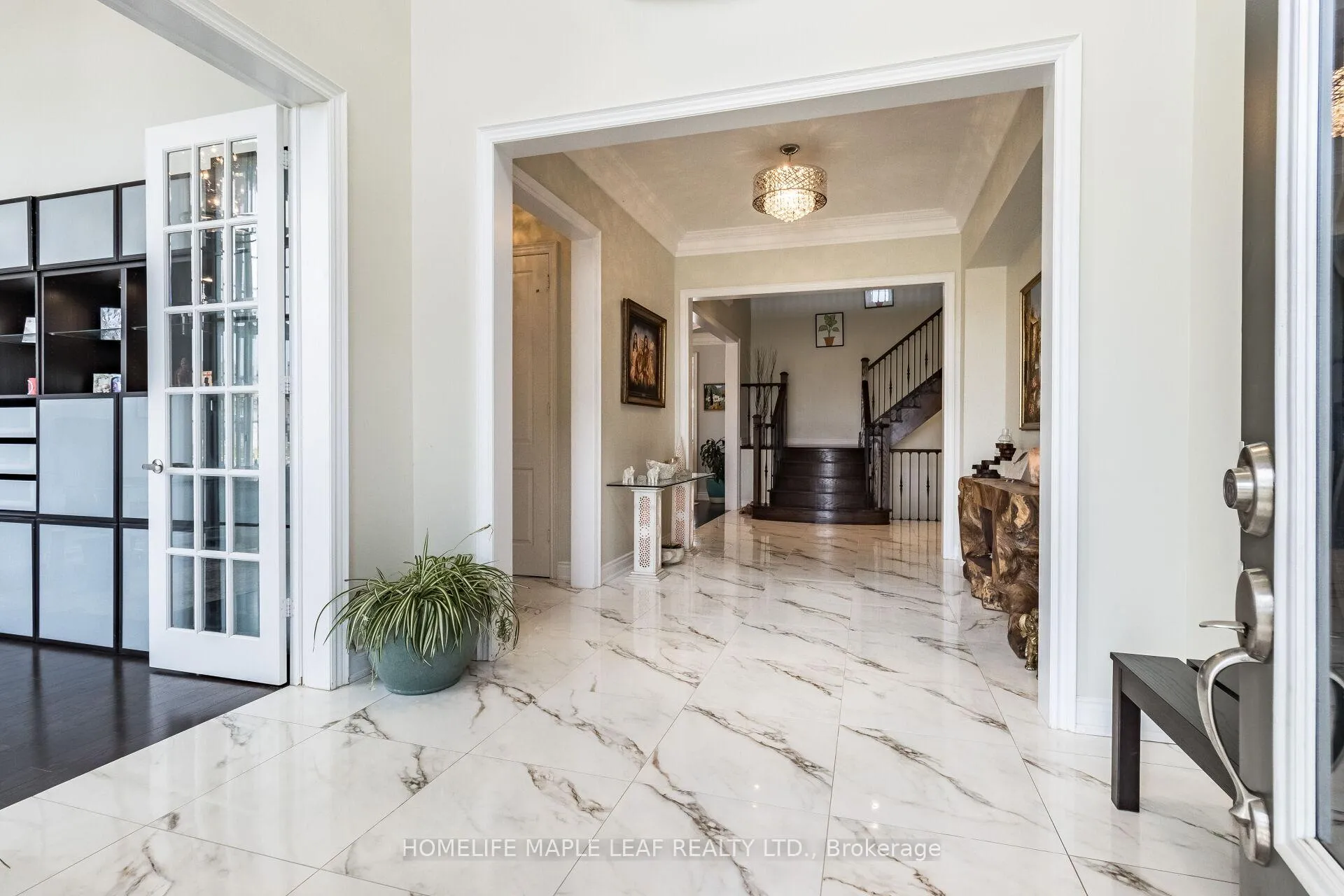 Photo 3 of 44 Herringbone Crescent, Brampton, Toronto Gore Rural Estate — HOMEH