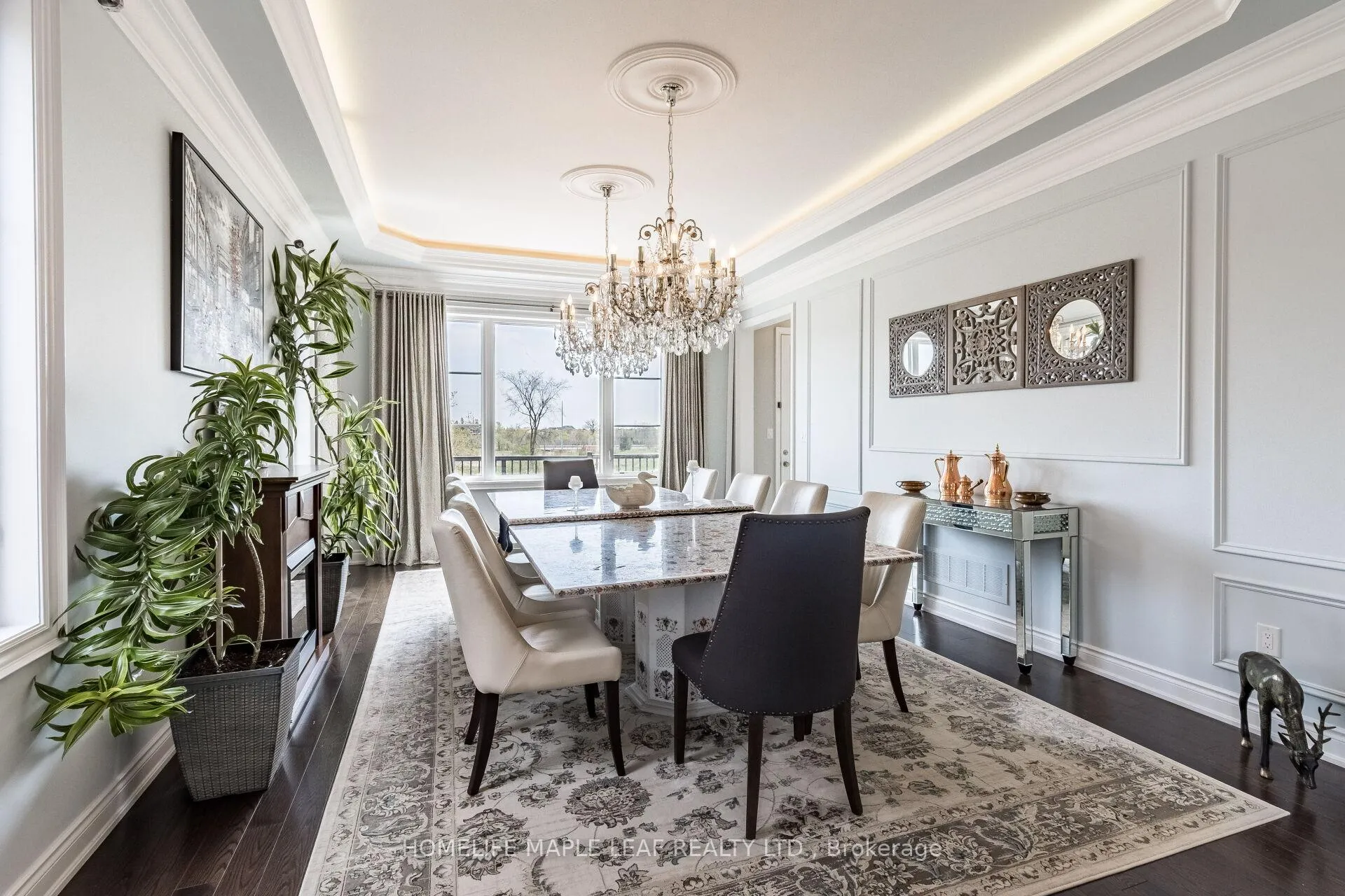 Photo 10 of 44 Herringbone Crescent, Brampton, Toronto Gore Rural Estate — HOMEH