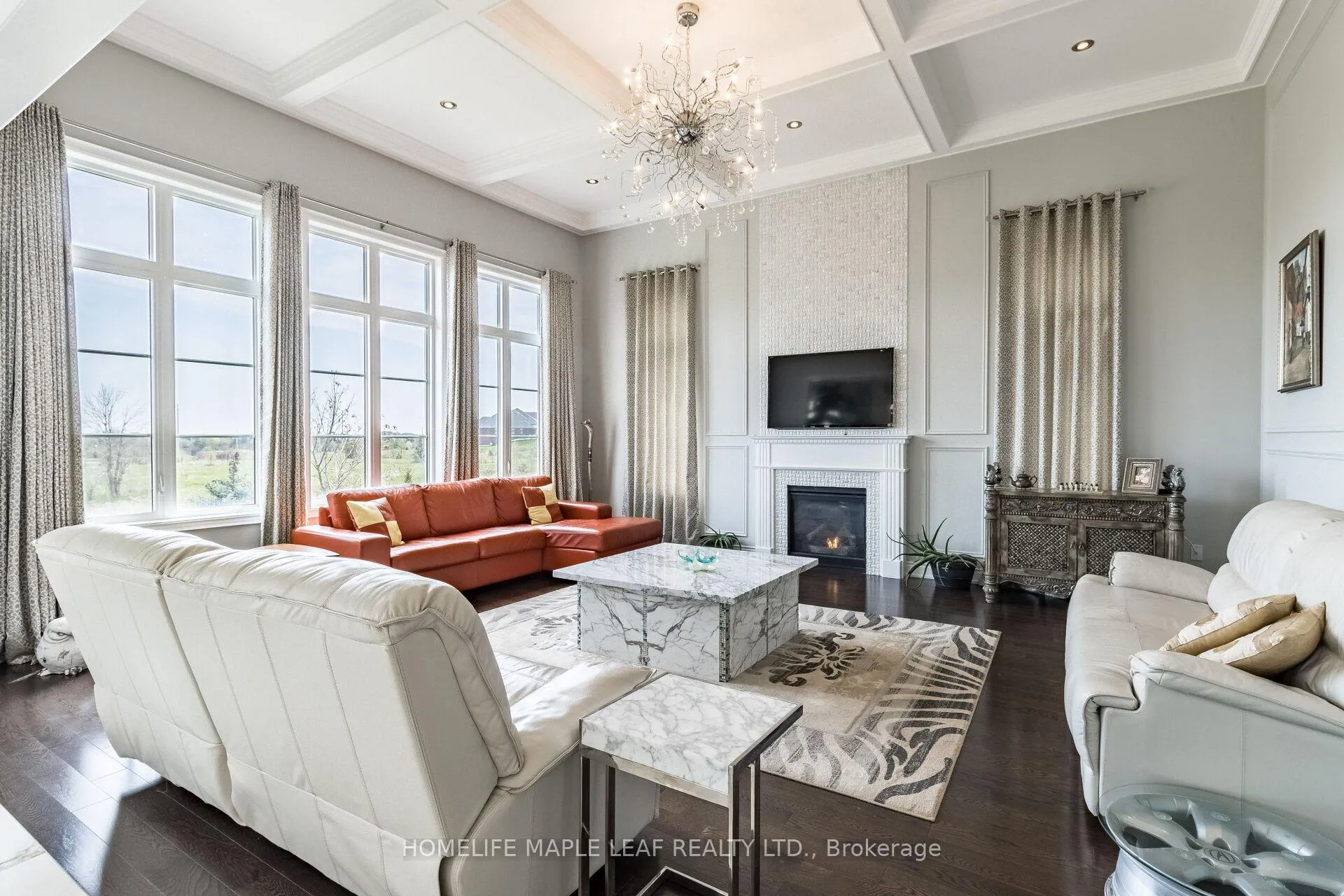 Photo 16 of 44 Herringbone Crescent, Brampton, Toronto Gore Rural Estate — HOMEH