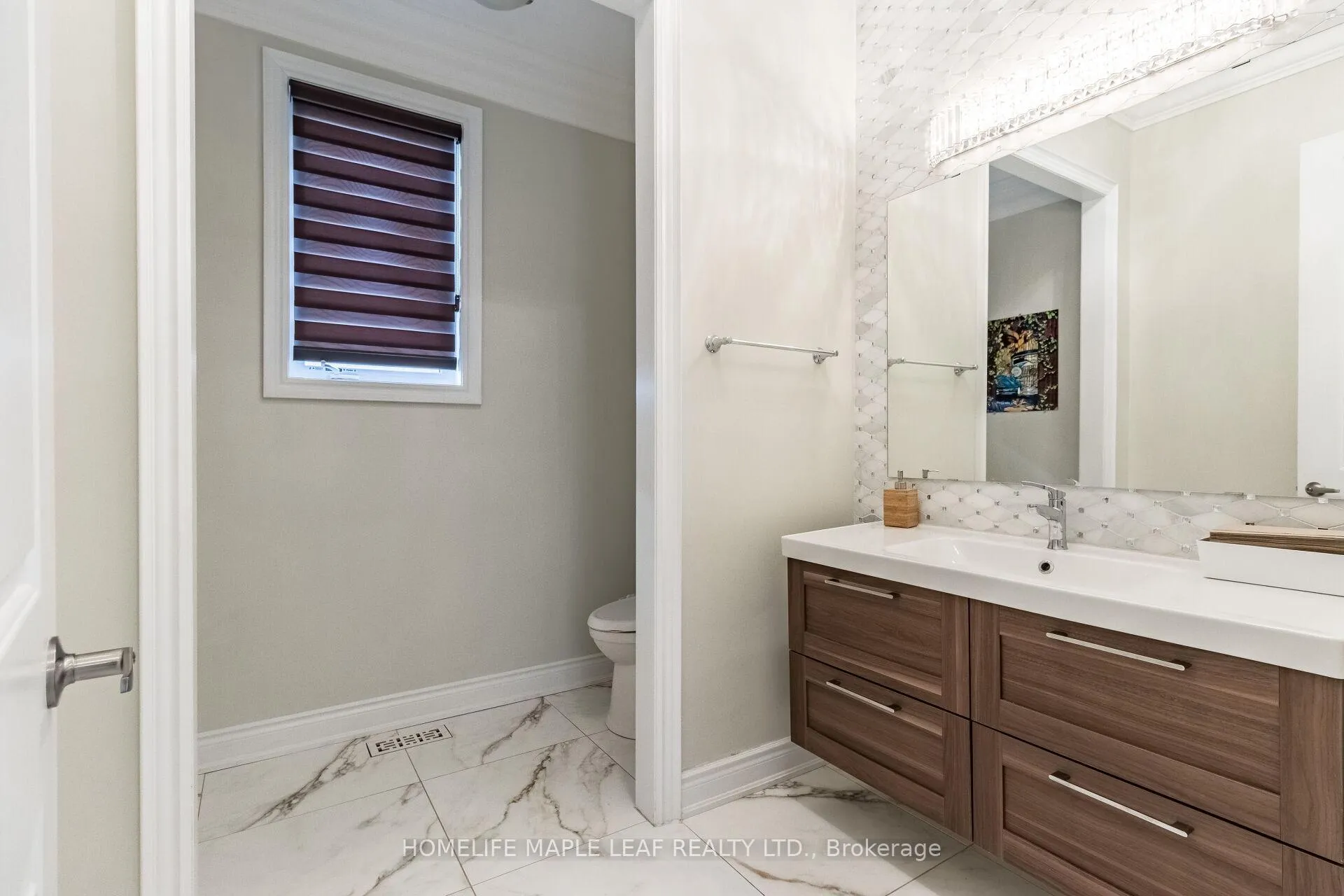 Photo 18 of 44 Herringbone Crescent, Brampton, Toronto Gore Rural Estate — HOMEH