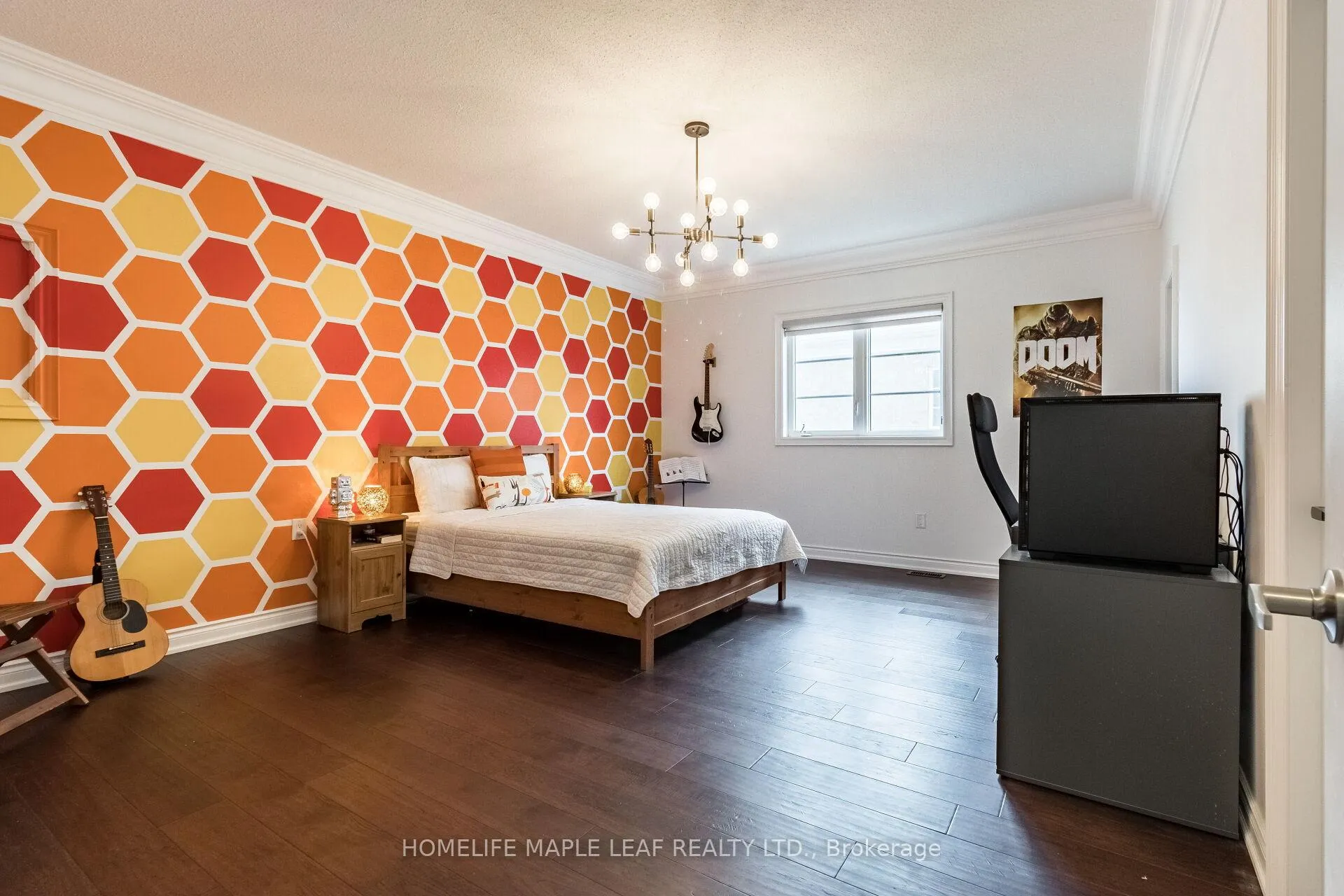 Photo 35 of 44 Herringbone Crescent, Brampton, Toronto Gore Rural Estate — HOMEH