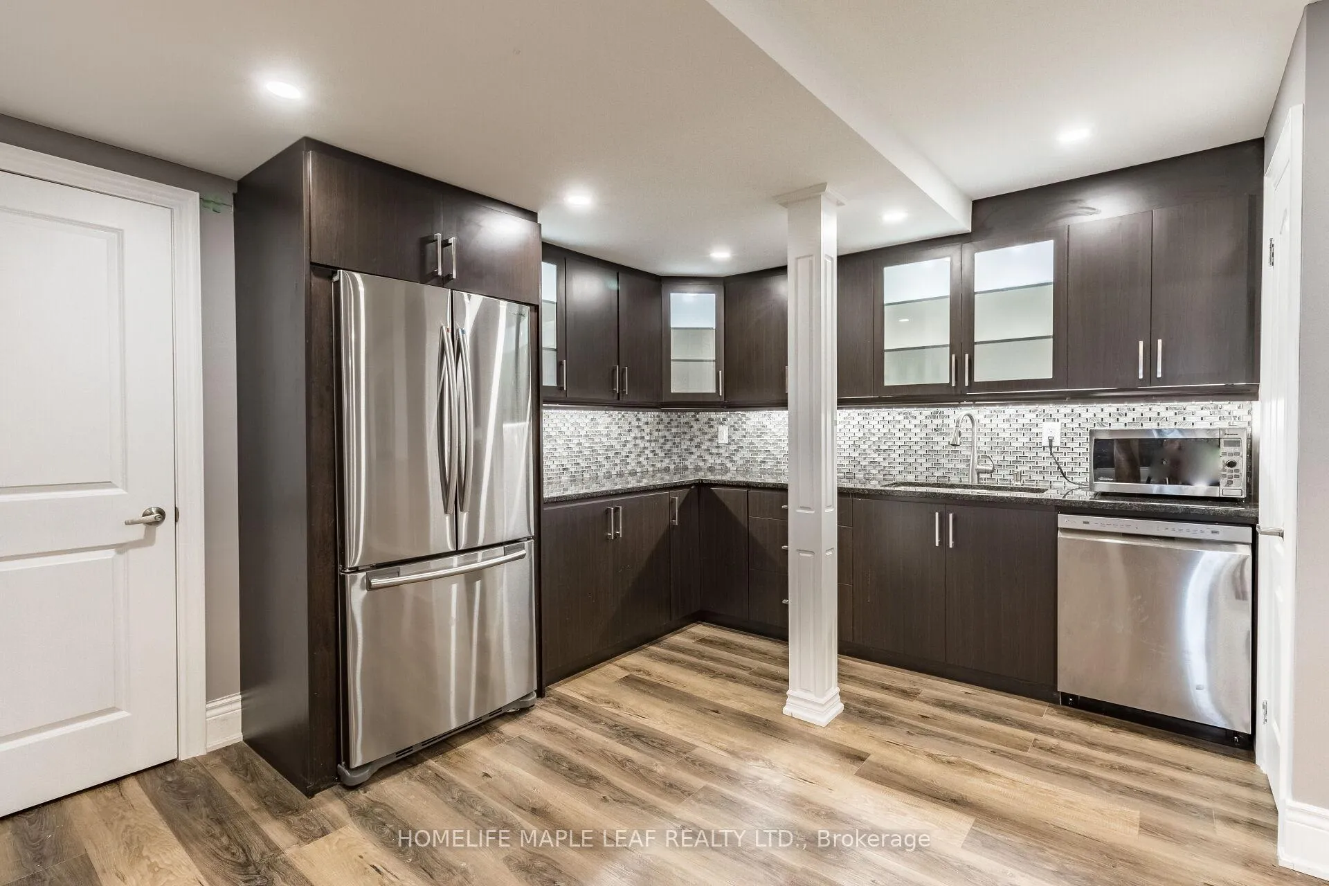 Photo 44 of 44 Herringbone Crescent, Brampton, Toronto Gore Rural Estate — HOMEH