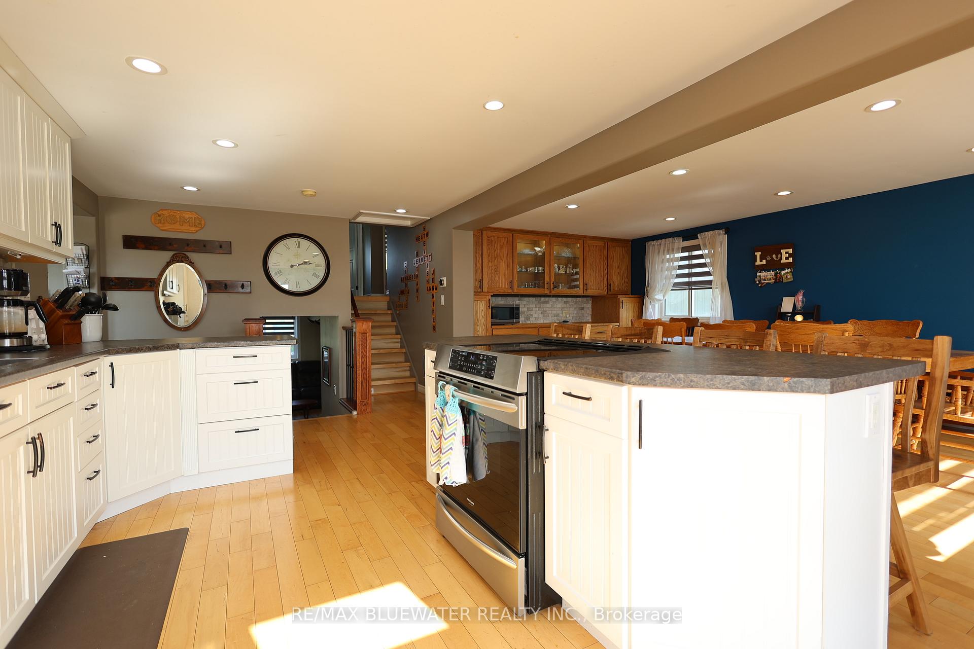 Photo 14 of 34486 Gore Road, South Huron, Stephen — HOMEH