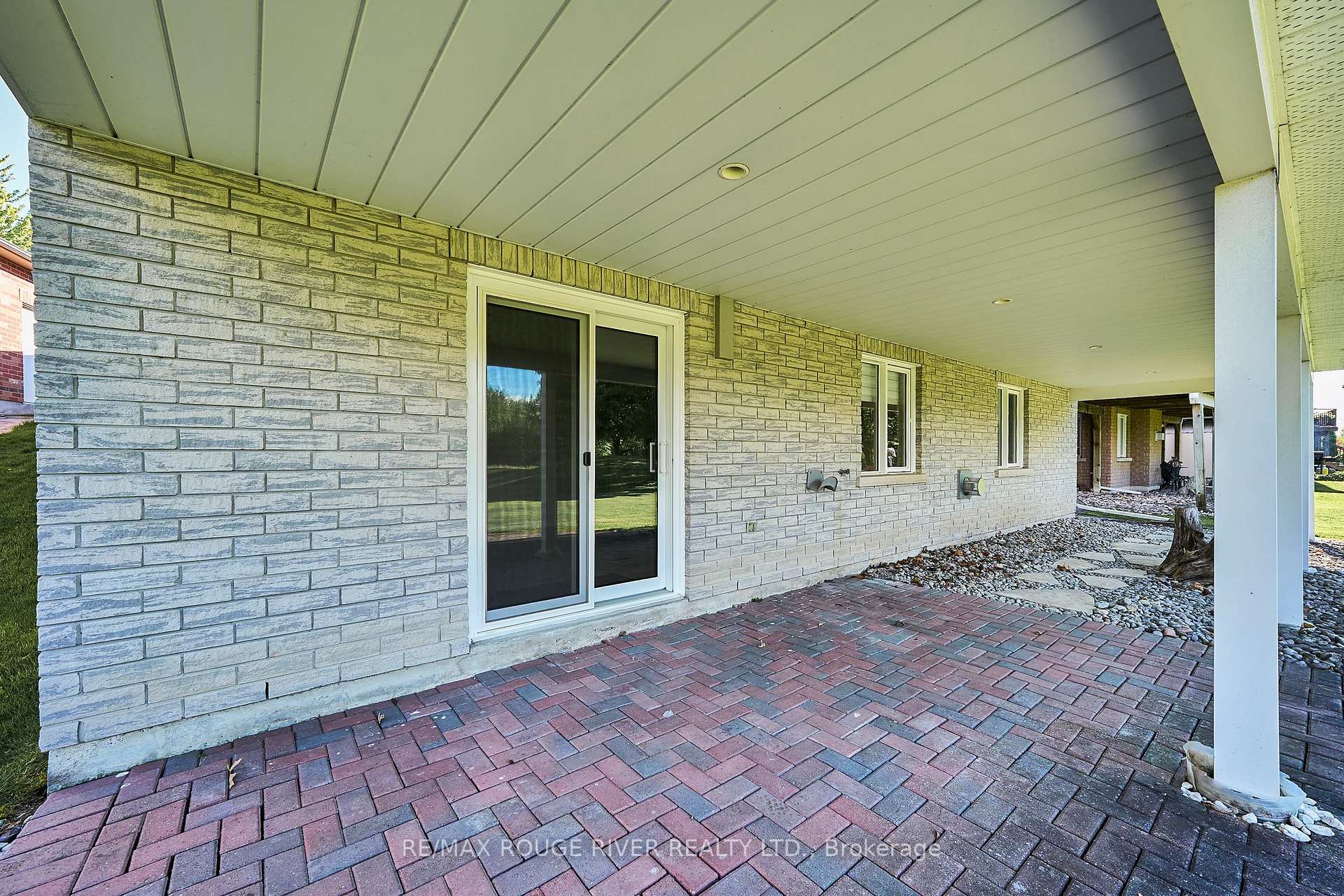 Photo 10 of 247 Waterbury Crescent, Scugog, Port Perry — HOMEH
