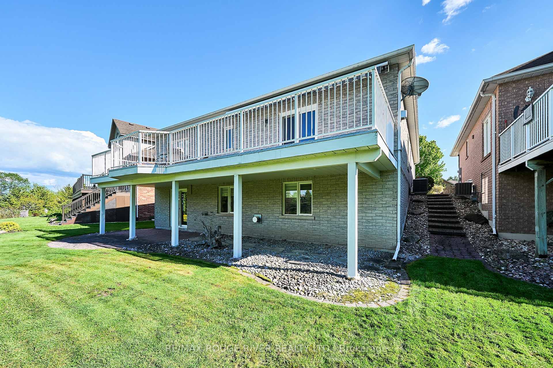 Photo 11 of 247 Waterbury Crescent, Scugog, Port Perry — HOMEH