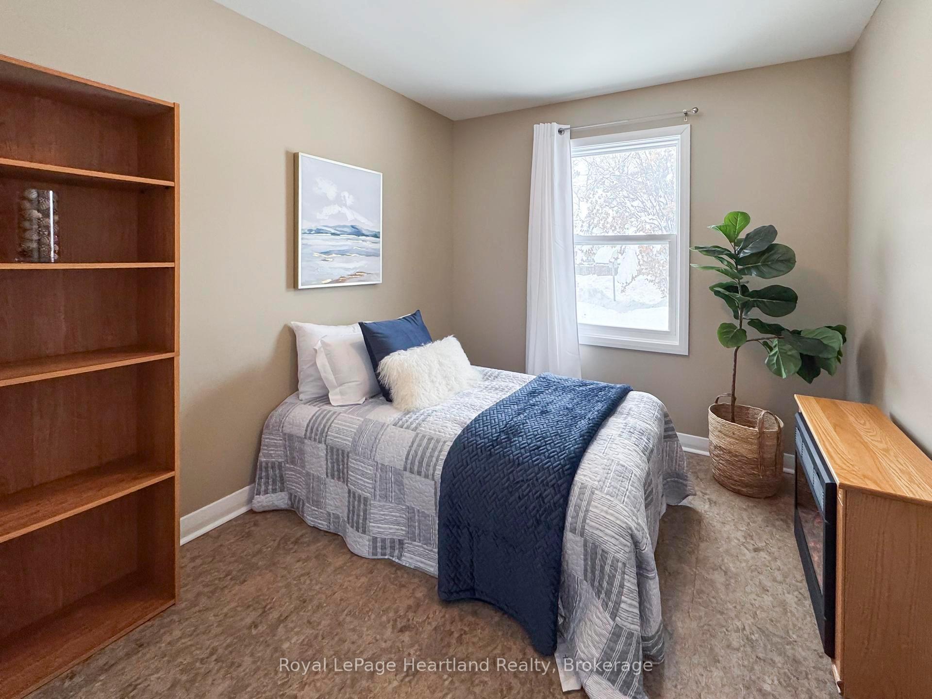 Photo 15 of 126 Sanders Street E, South Huron, Exeter — HOMEH