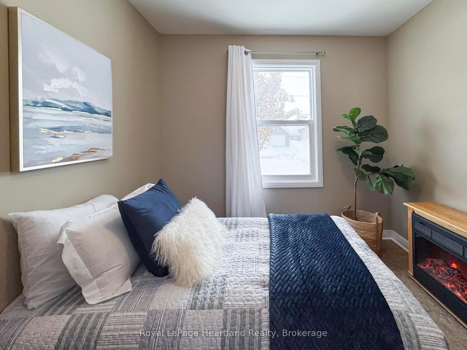 Photo 17 of 126 Sanders Street E, South Huron, Exeter — HOMEH