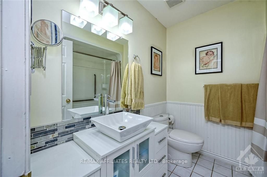 Photo 12 of 428 Queen Street, Smiths Falls — HOMEH