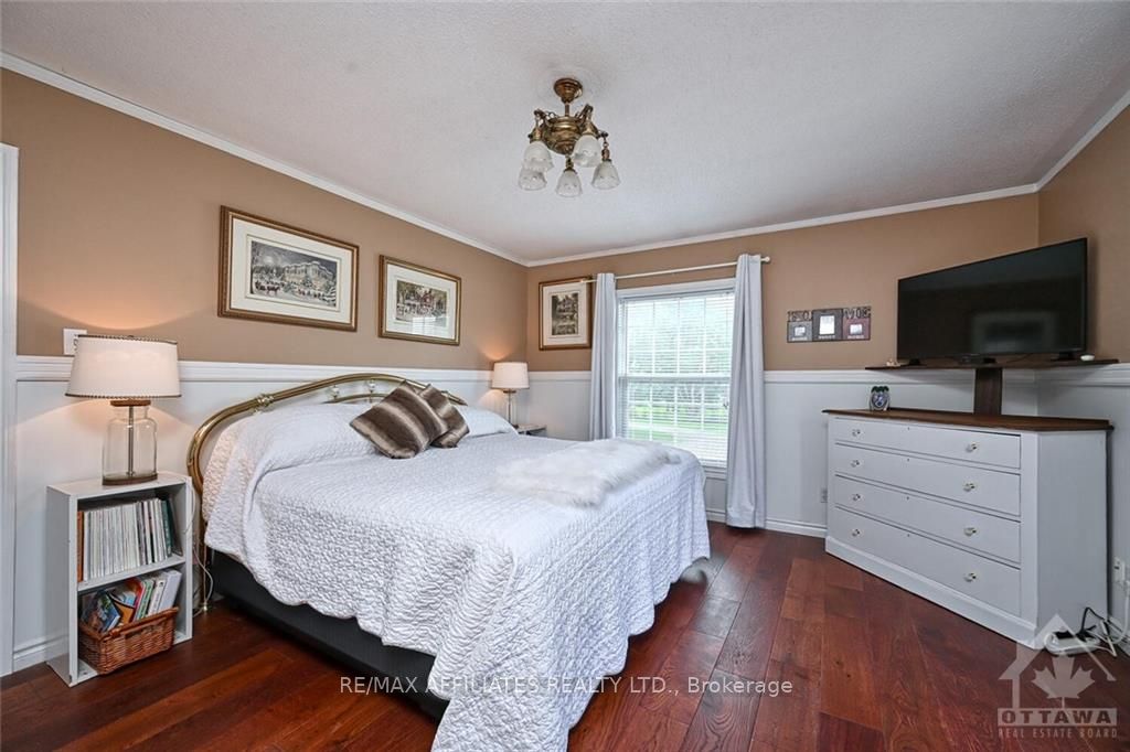 Photo 13 of 428 Queen Street, Smiths Falls — HOMEH