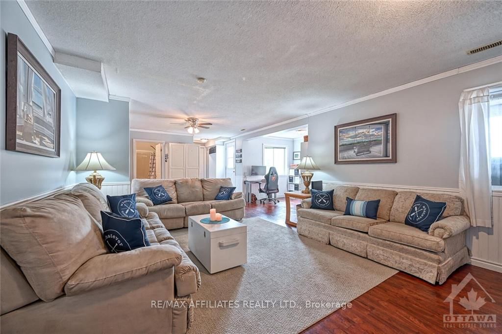 Photo 19 of 428 Queen Street, Smiths Falls — HOMEH