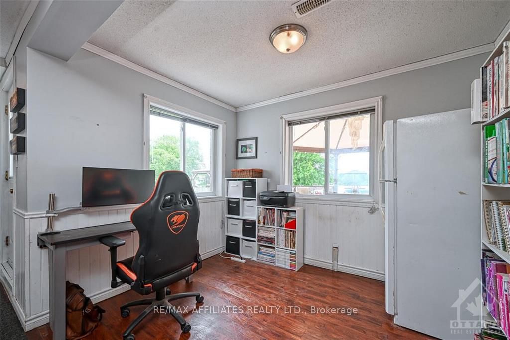Photo 20 of 428 Queen Street, Smiths Falls — HOMEH