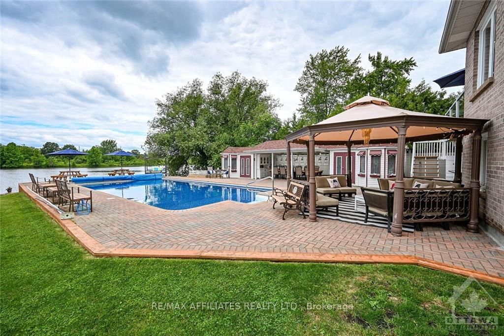 Photo 23 of 428 Queen Street, Smiths Falls — HOMEH