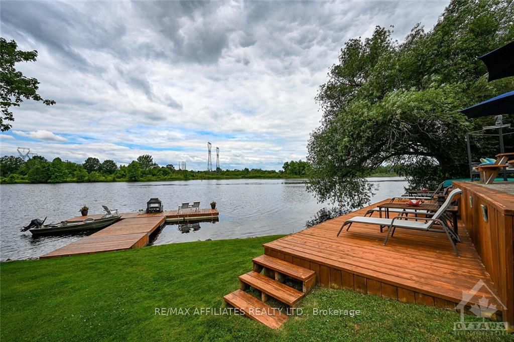 Photo 28 of 428 Queen Street, Smiths Falls — HOMEH