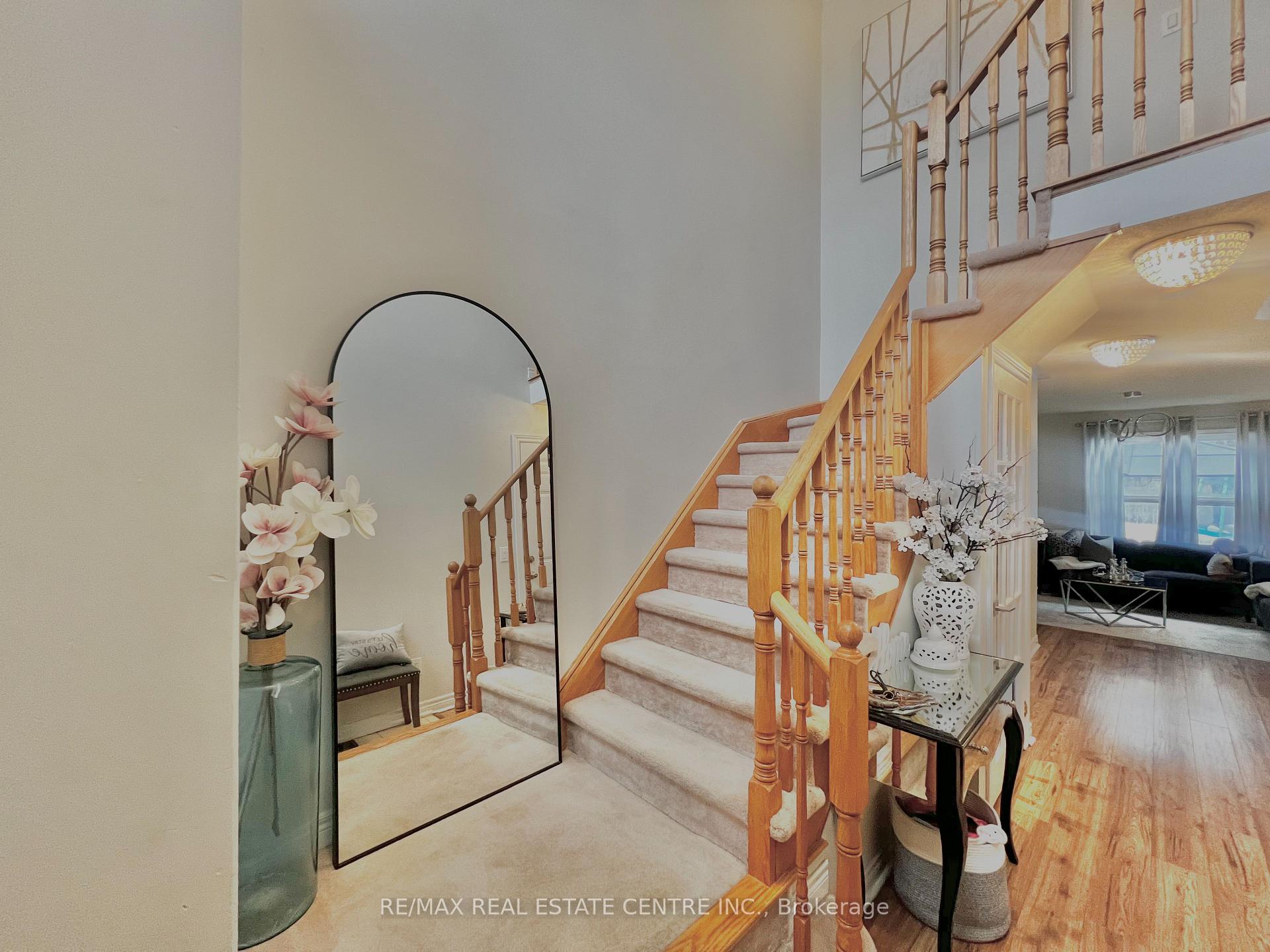 Photo 2 of 364 Orvis Crescent, Shelburne — HOMEH