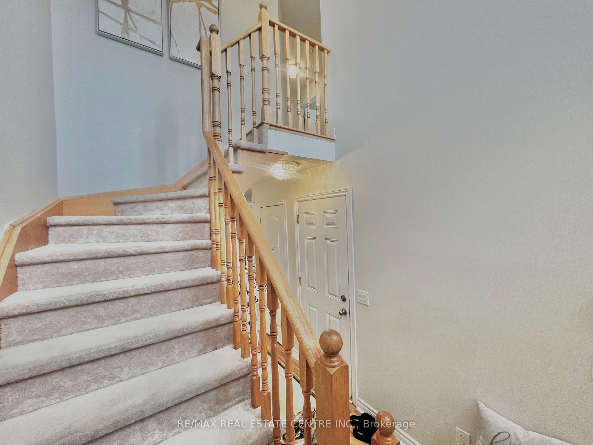 Photo 3 of 364 Orvis Crescent, Shelburne — HOMEH