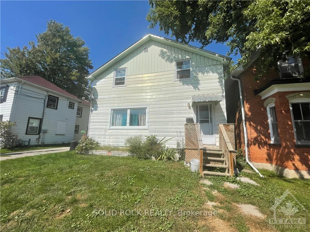 Photo 1 of 72 William Street E, Smiths Falls — HOMEH