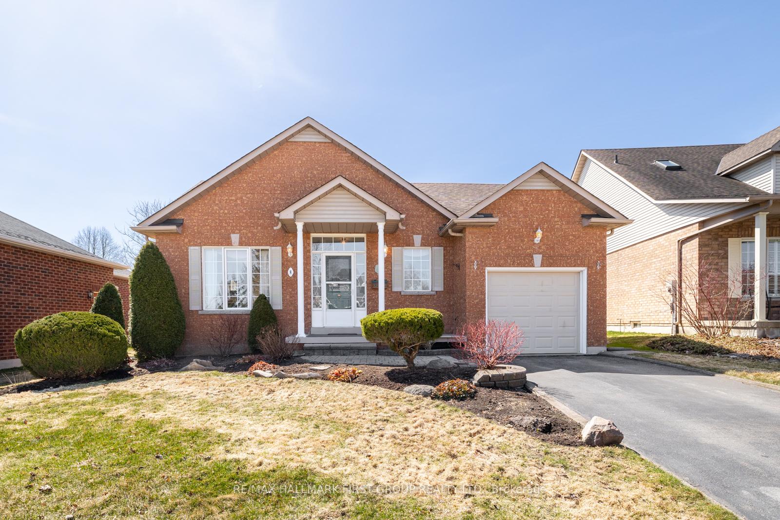 Photo 2 of 8 South Garden Court, Scugog, Port Perry — HOMEH