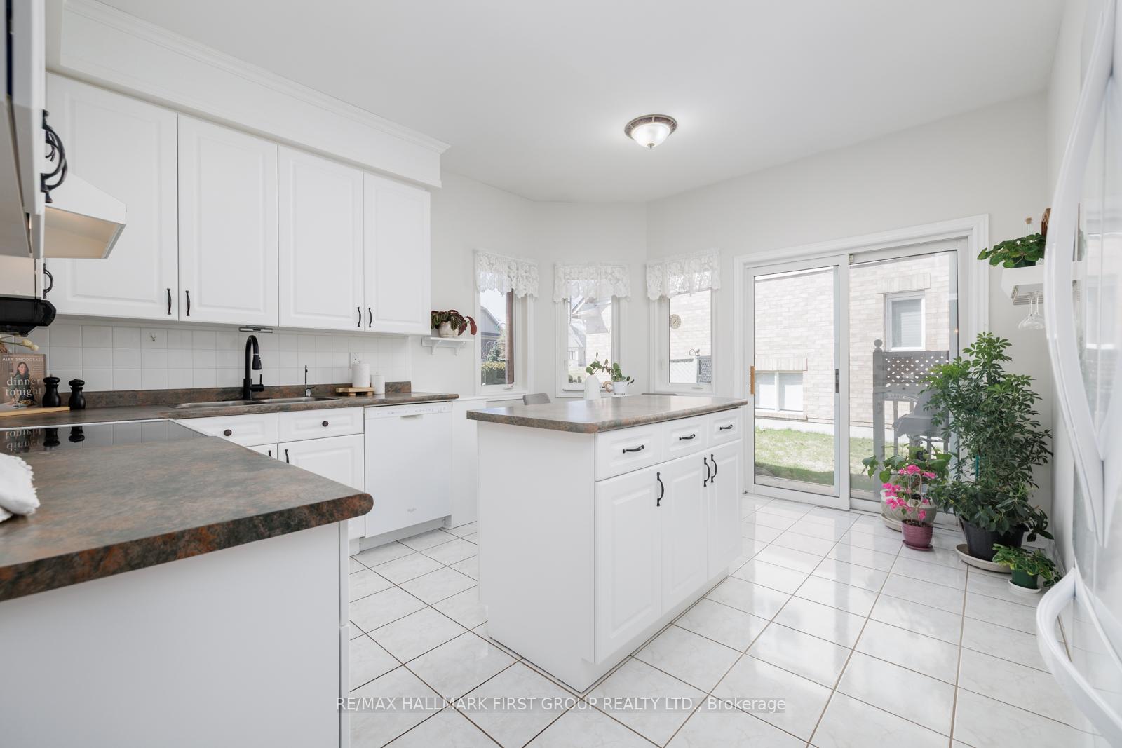 Photo 7 of 8 South Garden Court, Scugog, Port Perry — HOMEH