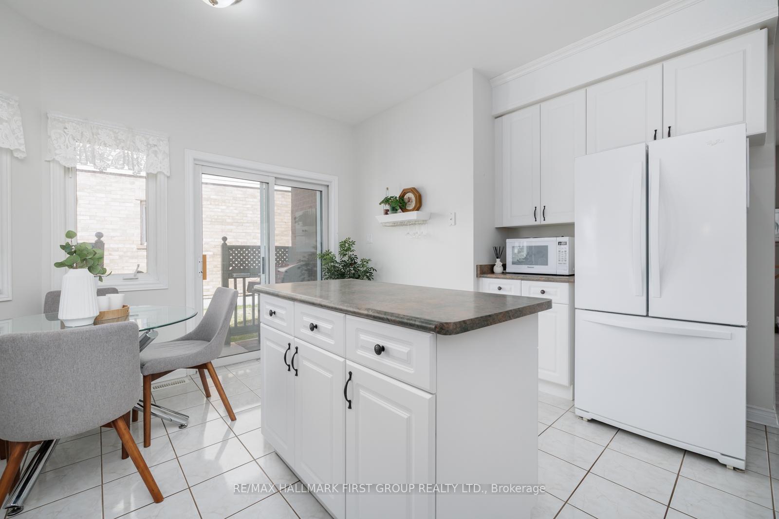 Photo 8 of 8 South Garden Court, Scugog, Port Perry — HOMEH