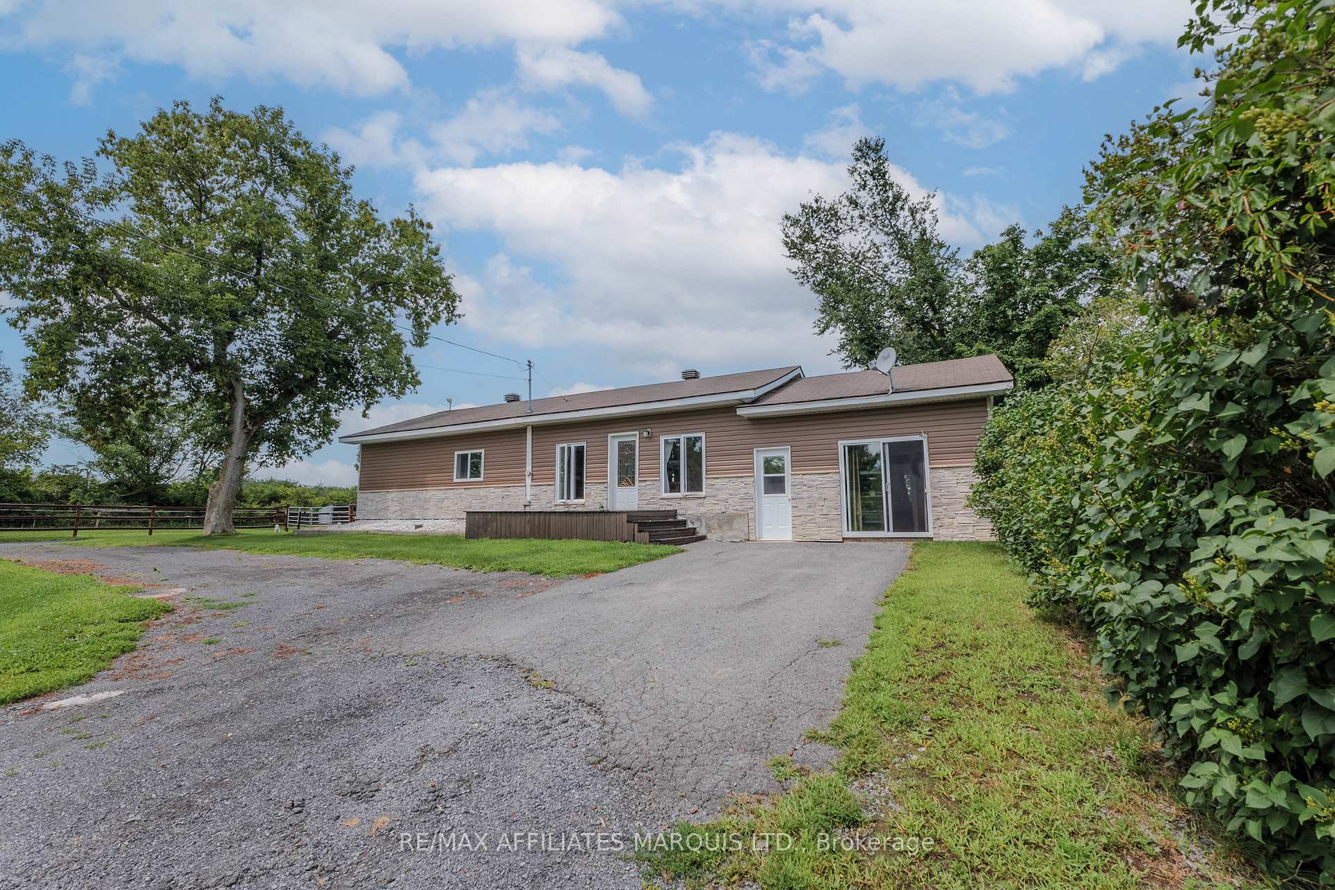 Photo 1 of 20169 Beaupre Road, South Glengarry, South Glengarry (Charlottenburgh) Twp — HOMEH