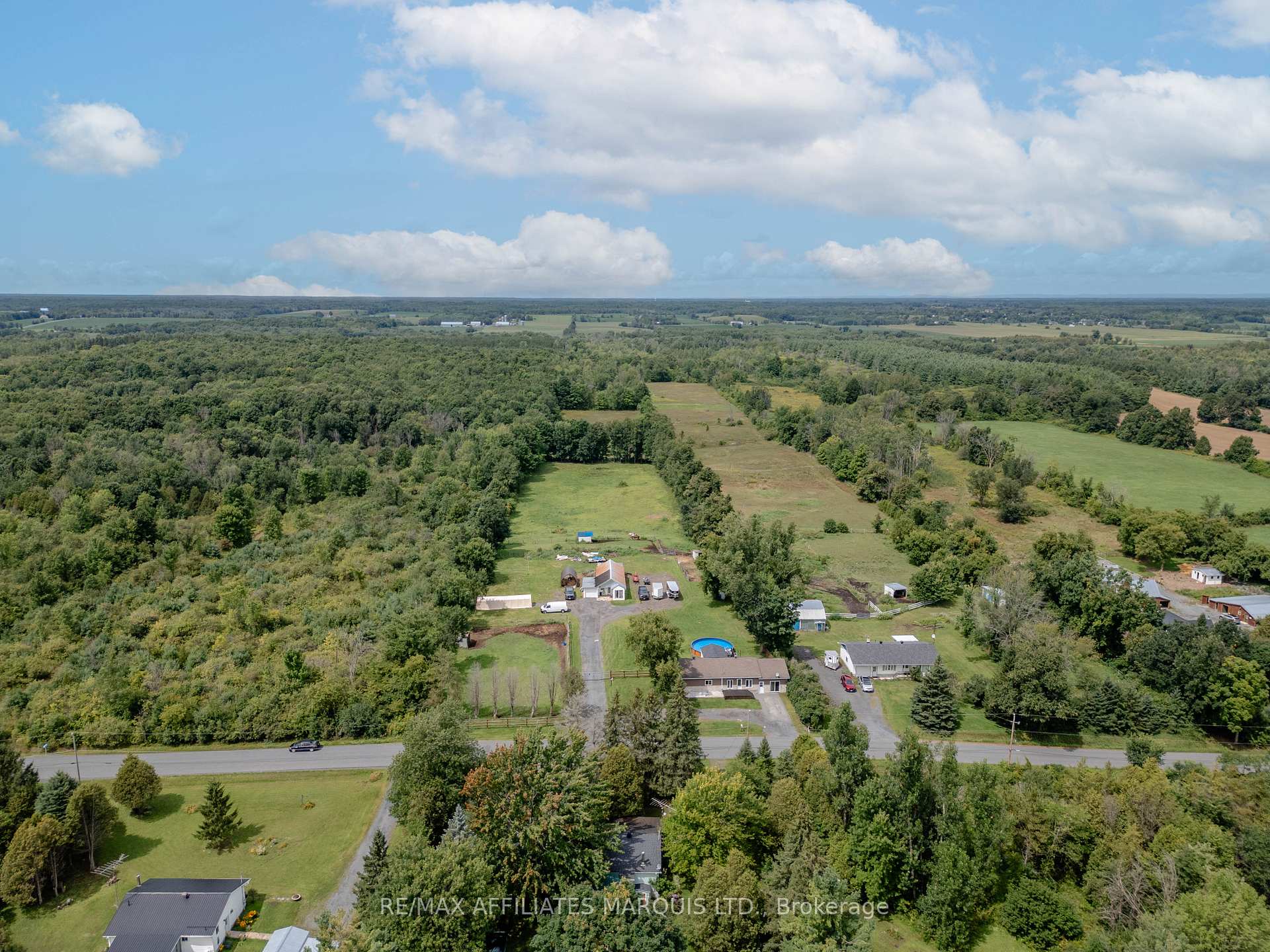 Photo 5 of 20169 Beaupre Road, South Glengarry, South Glengarry (Charlottenburgh) Twp — HOMEH