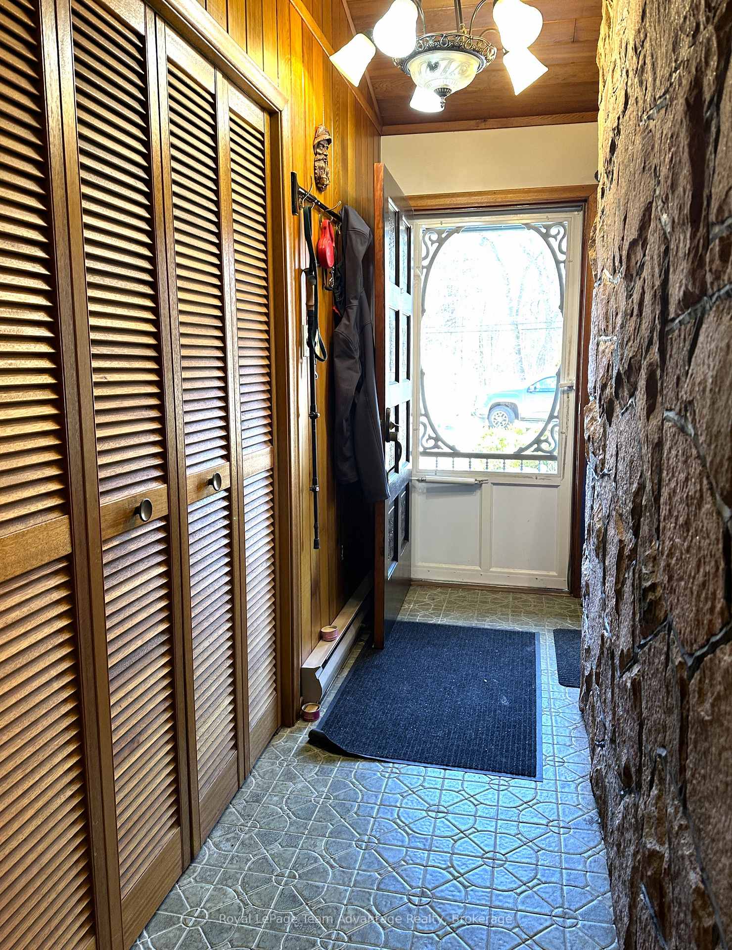 Photo 4 of 709 141 Highway, Seguin — HOMEH