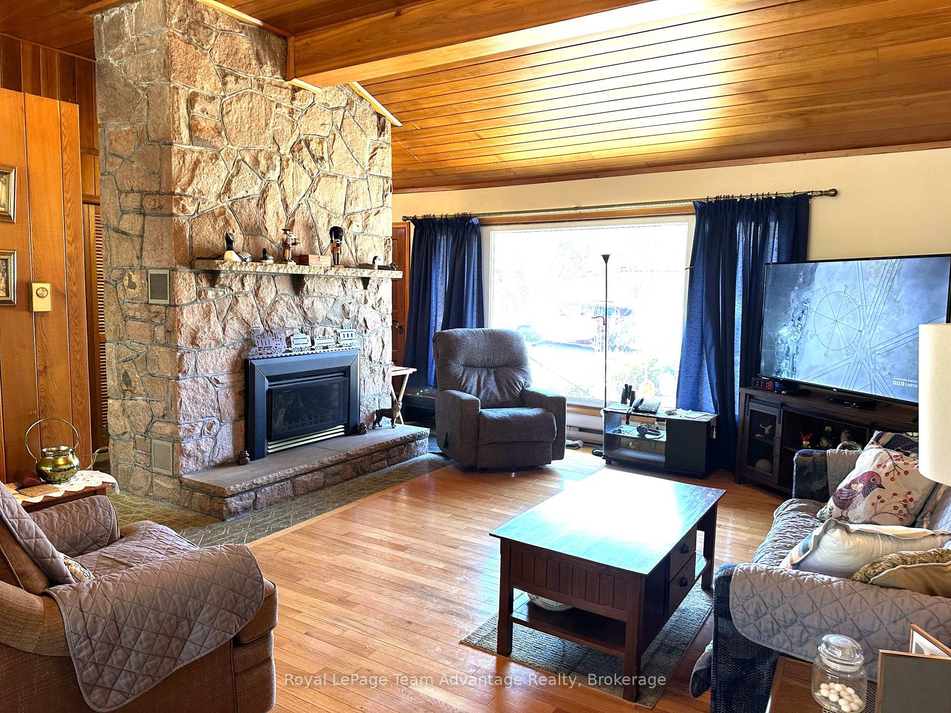 Photo 8 of 709 141 Highway, Seguin — HOMEH