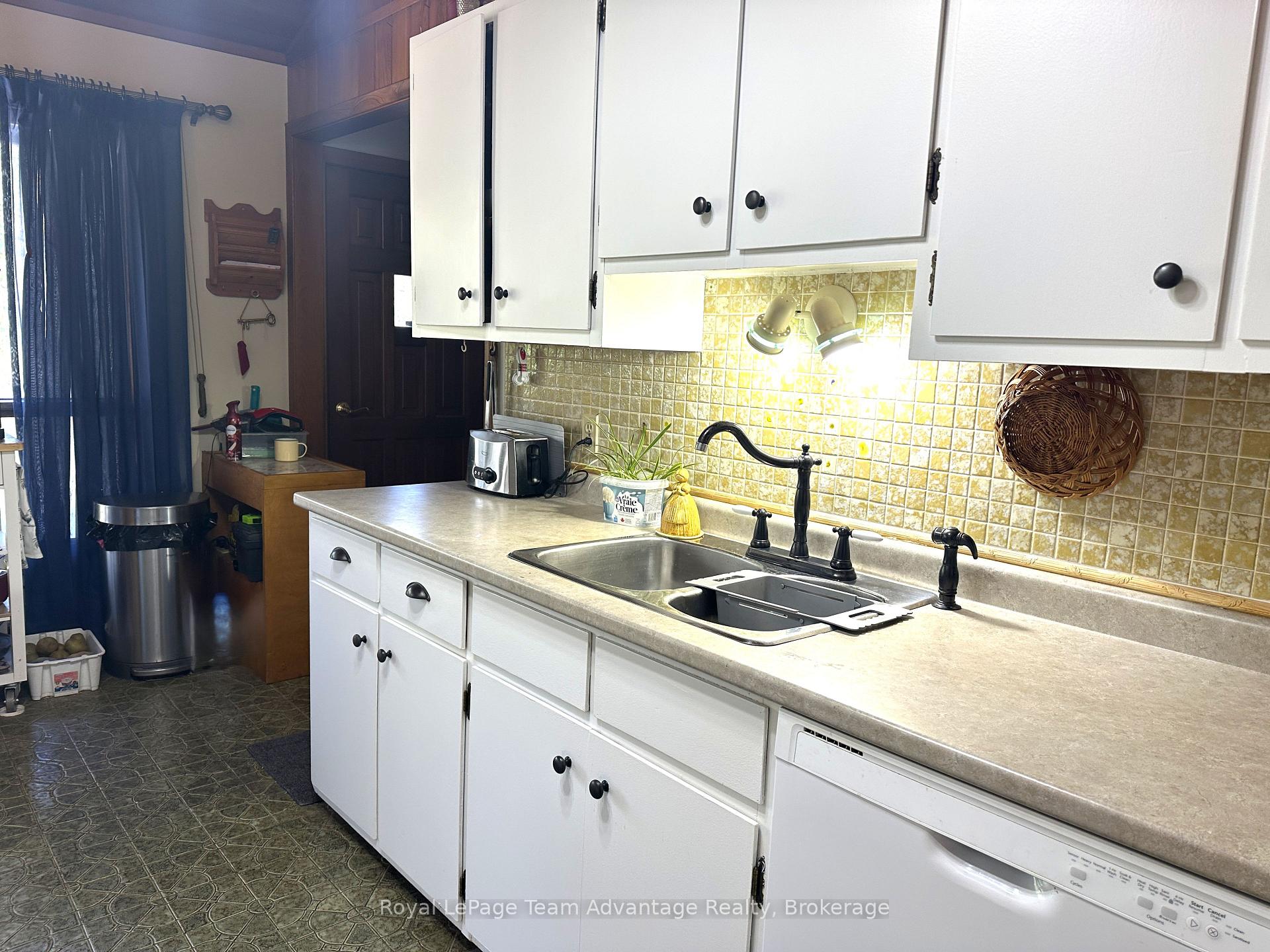 Photo 13 of 709 141 Highway, Seguin — HOMEH
