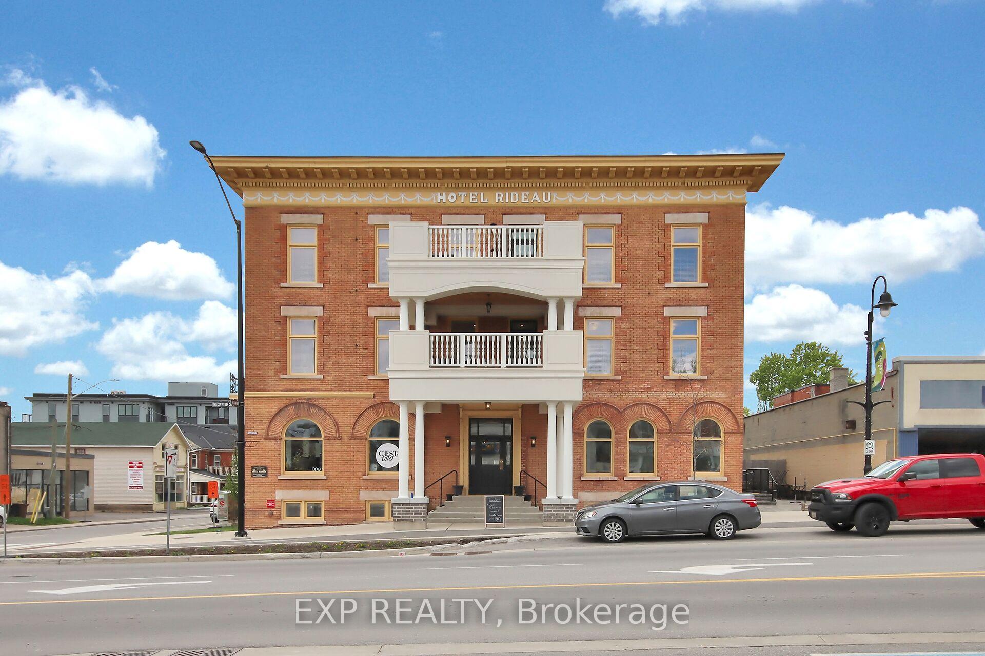 Front of Unit 305, 20 Beckwith Street N
