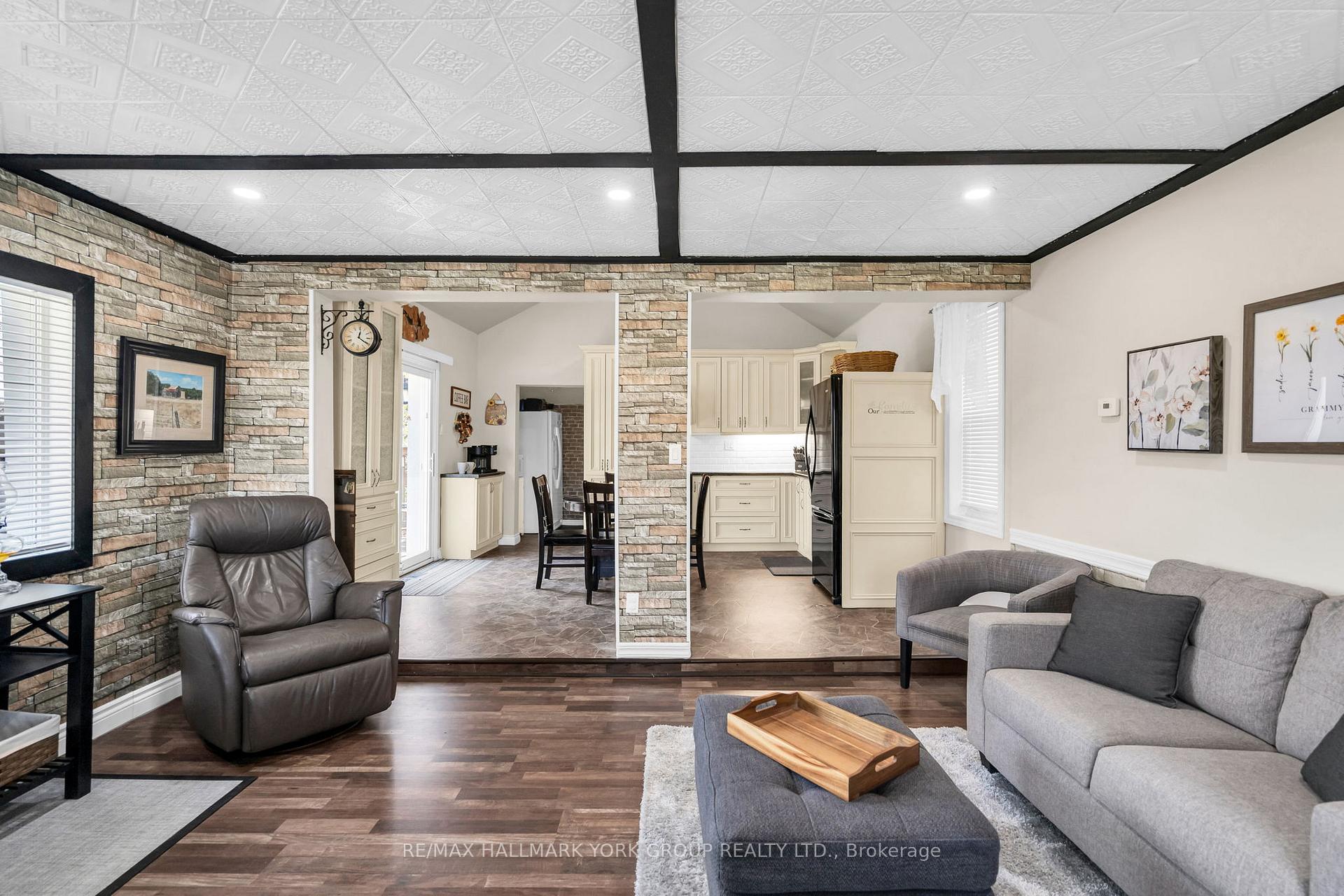 Photo 7 of 152 Centre Street, Scugog, Rural Scugog — HOMEH