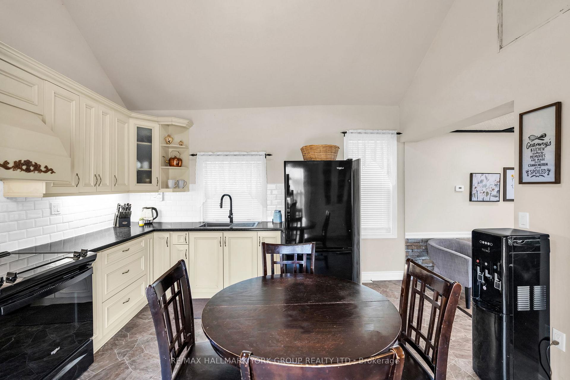 Photo 14 of 152 Centre Street, Scugog, Rural Scugog — HOMEH