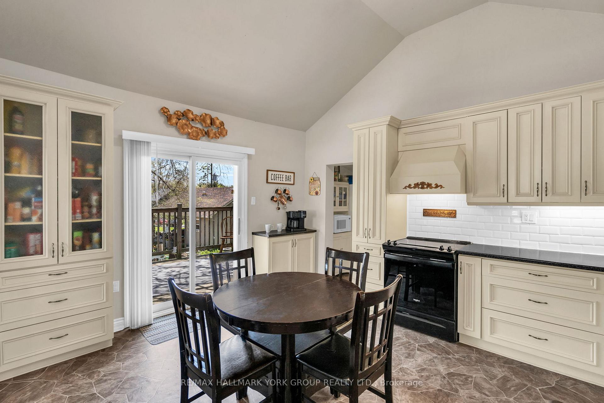 Photo 16 of 152 Centre Street, Scugog, Rural Scugog — HOMEH