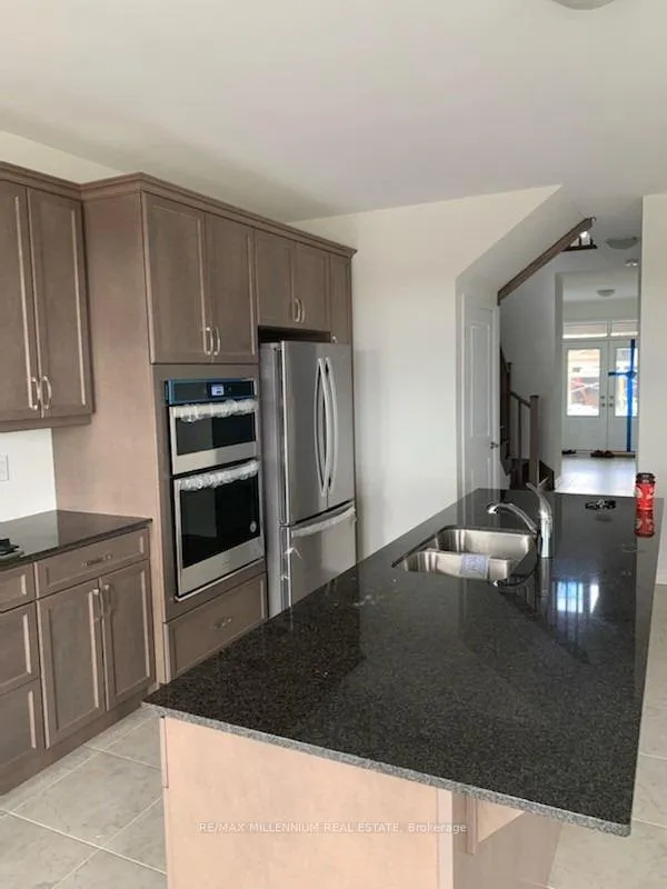 Photo 4 of 33 Eberly Woods Drive, Caledon, Rural Caledon — HOMEH