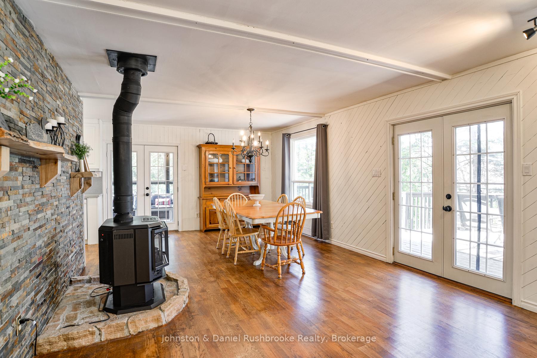 Photo 8 of 26 Woodland Drive, Seguin — HOMEH