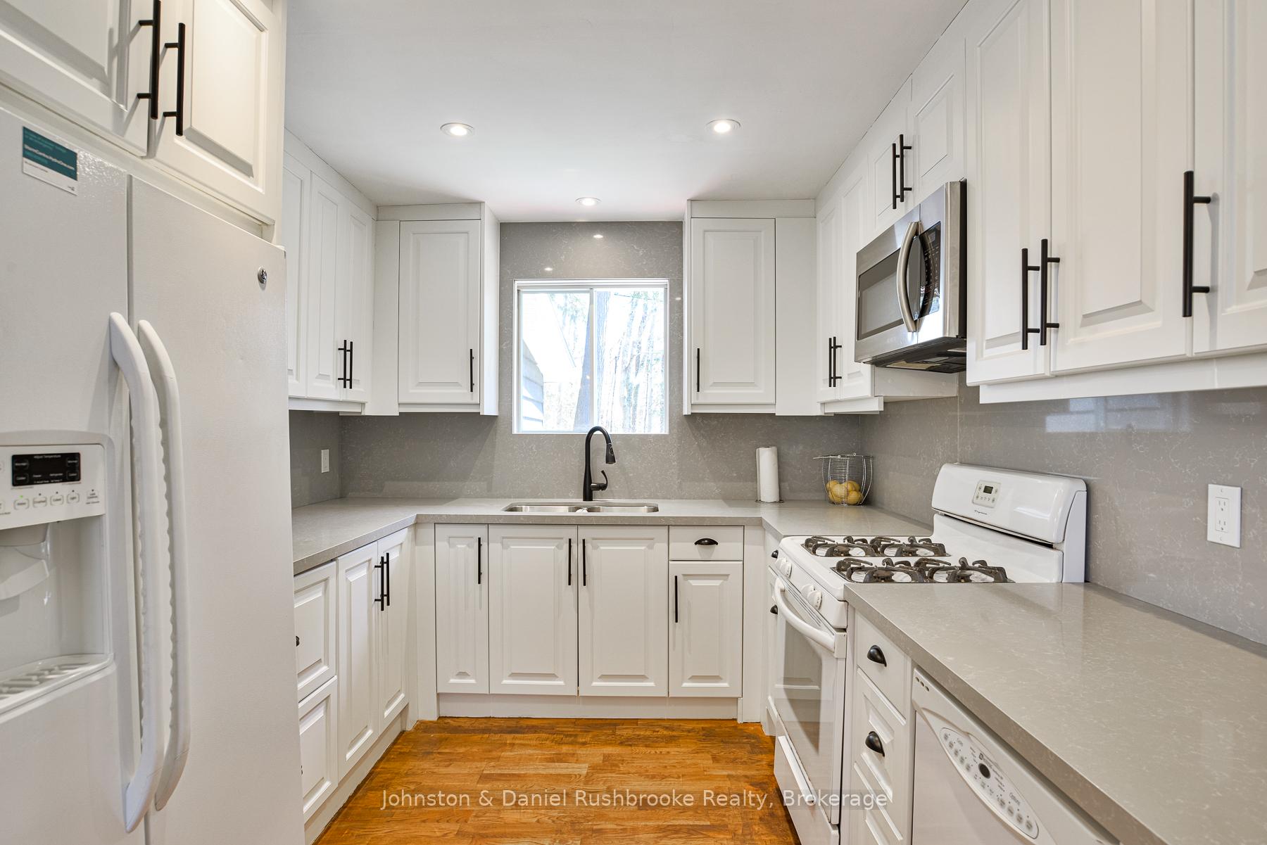Photo 9 of 26 Woodland Drive, Seguin — HOMEH