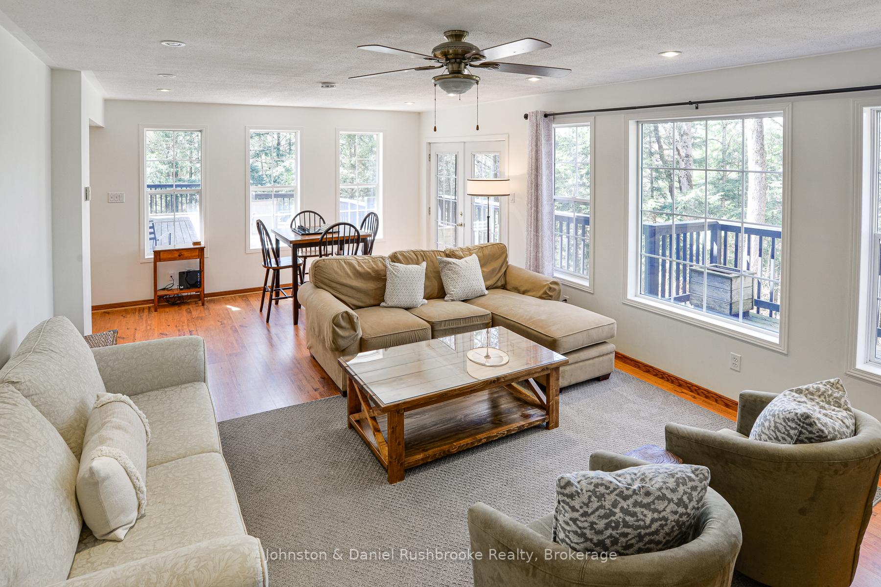 Photo 12 of 26 Woodland Drive, Seguin — HOMEH
