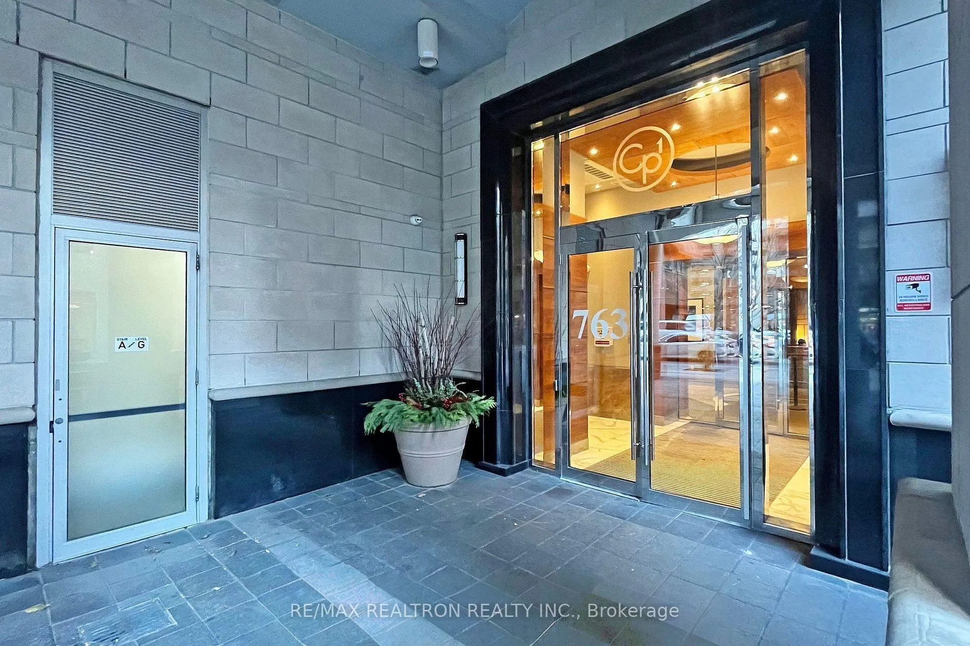Photo 3 of Unit 2202, 763 Bay Street, Toronto, Bay Street Corridor — HOMEH