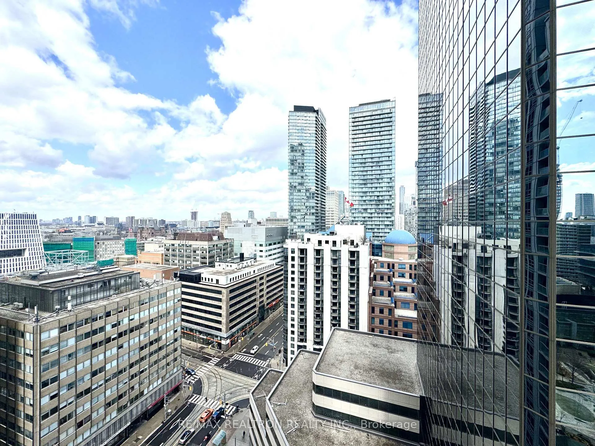 Photo 17 of Unit 2202, 763 Bay Street, Toronto, Bay Street Corridor — HOMEH