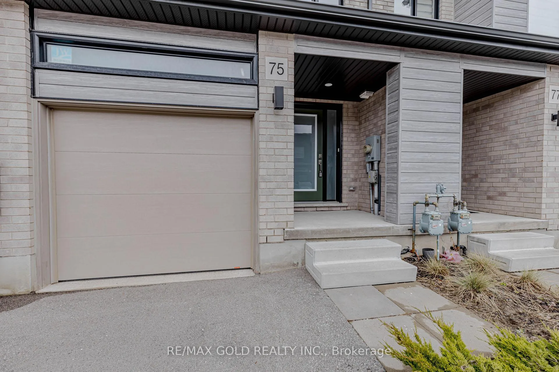 Photo 3 of 75 Pony Way, Kitchener — HOMEH