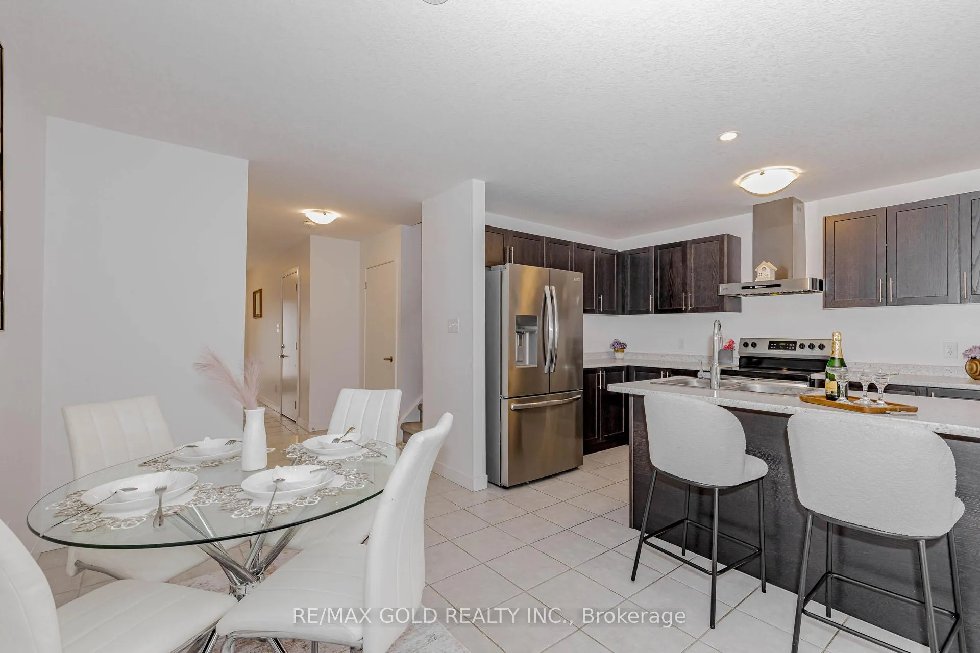 Photo 9 of 75 Pony Way, Kitchener — HOMEH