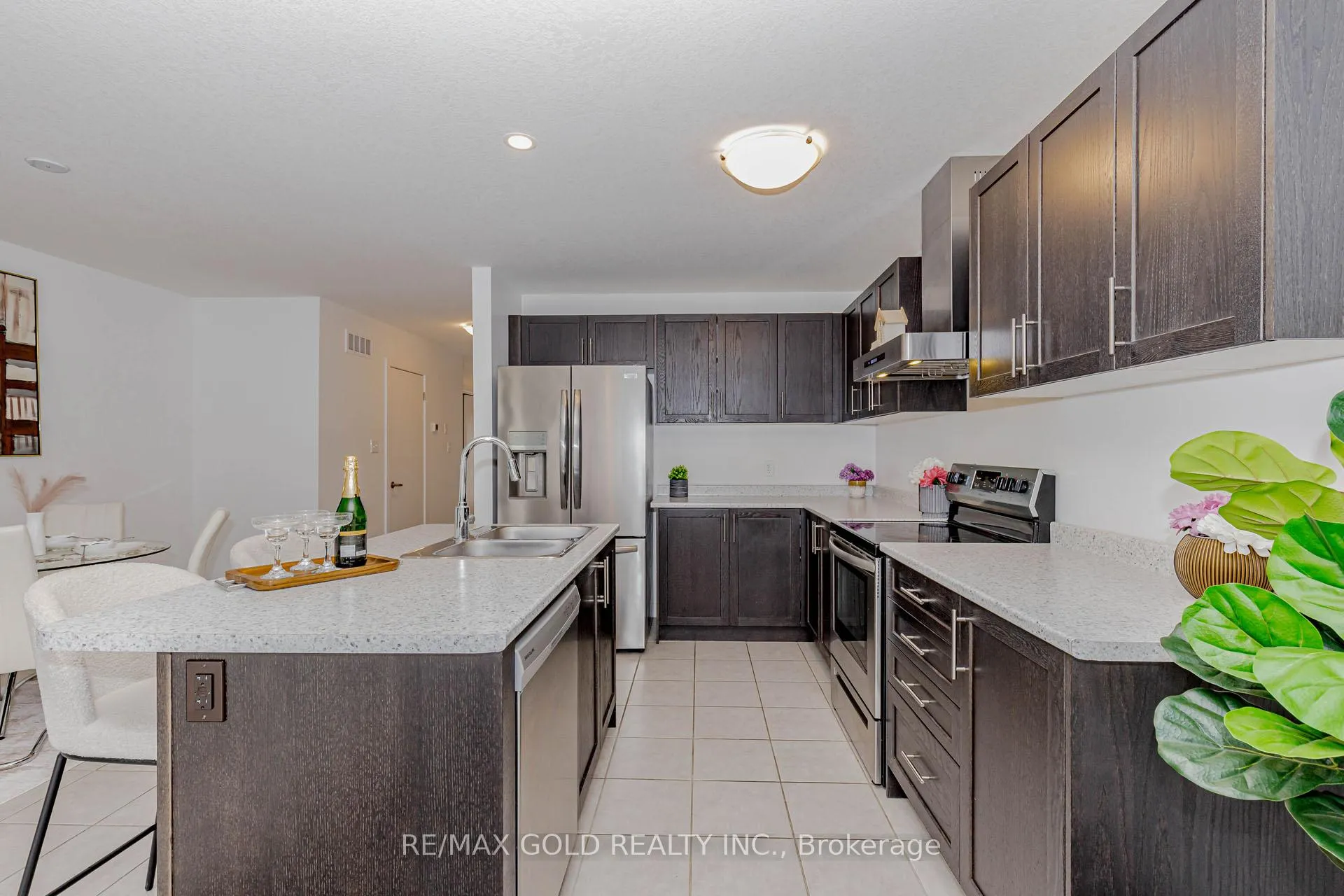 Photo 13 of 75 Pony Way, Kitchener — HOMEH