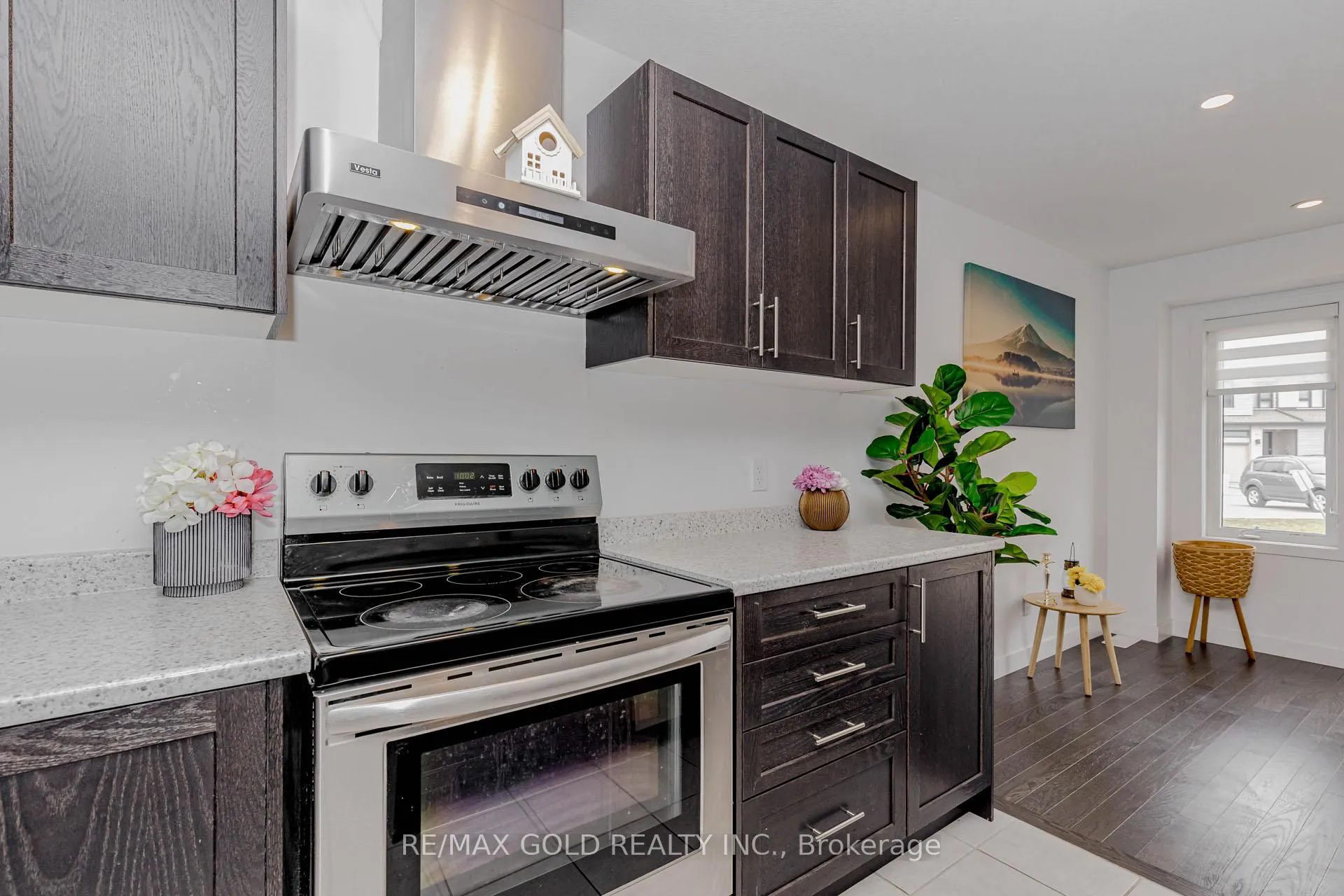 Photo 16 of 75 Pony Way, Kitchener — HOMEH