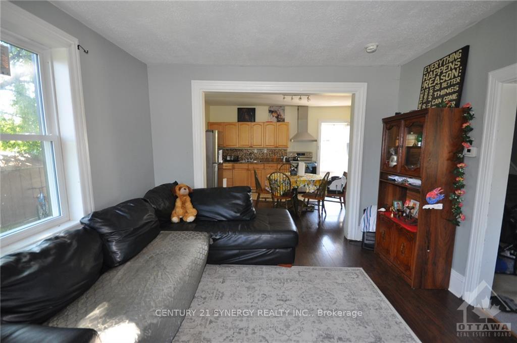Photo 11 of 74 Jasper Avenue, Smiths Falls — HOMEH