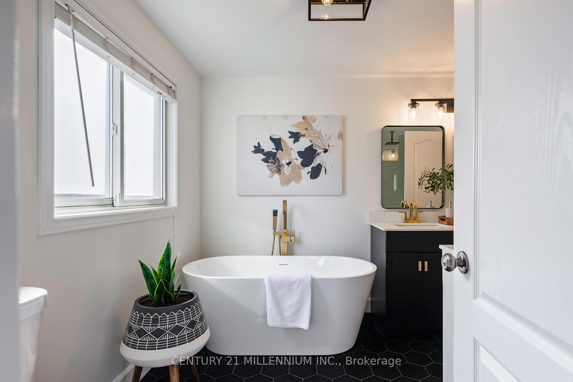 Photo 20 of 416 Rintoul Crescent, Shelburne — HOMEH