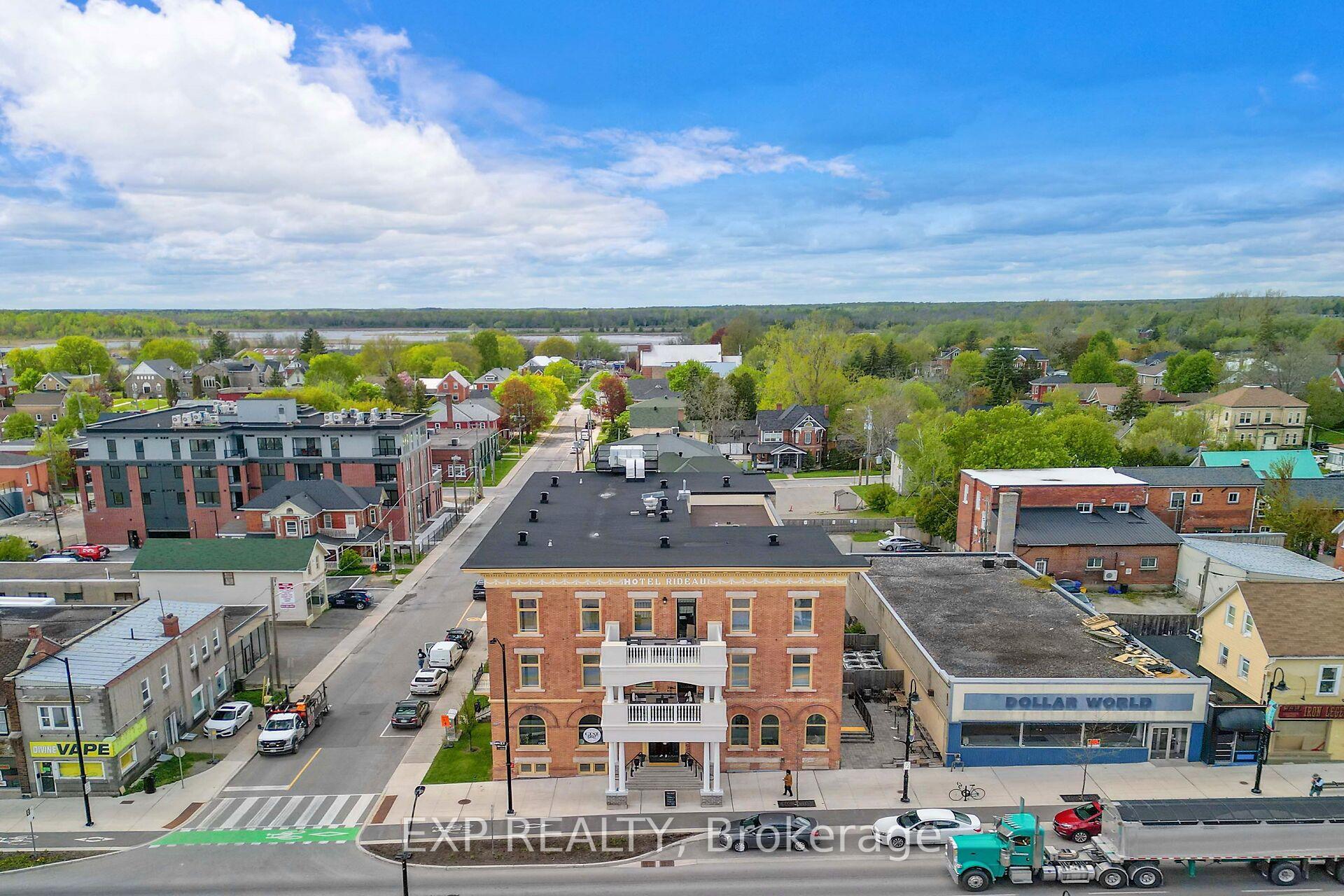 Photo 2 of Unit 303, 20 Beckwith Street N, Smiths Falls — HOMEH