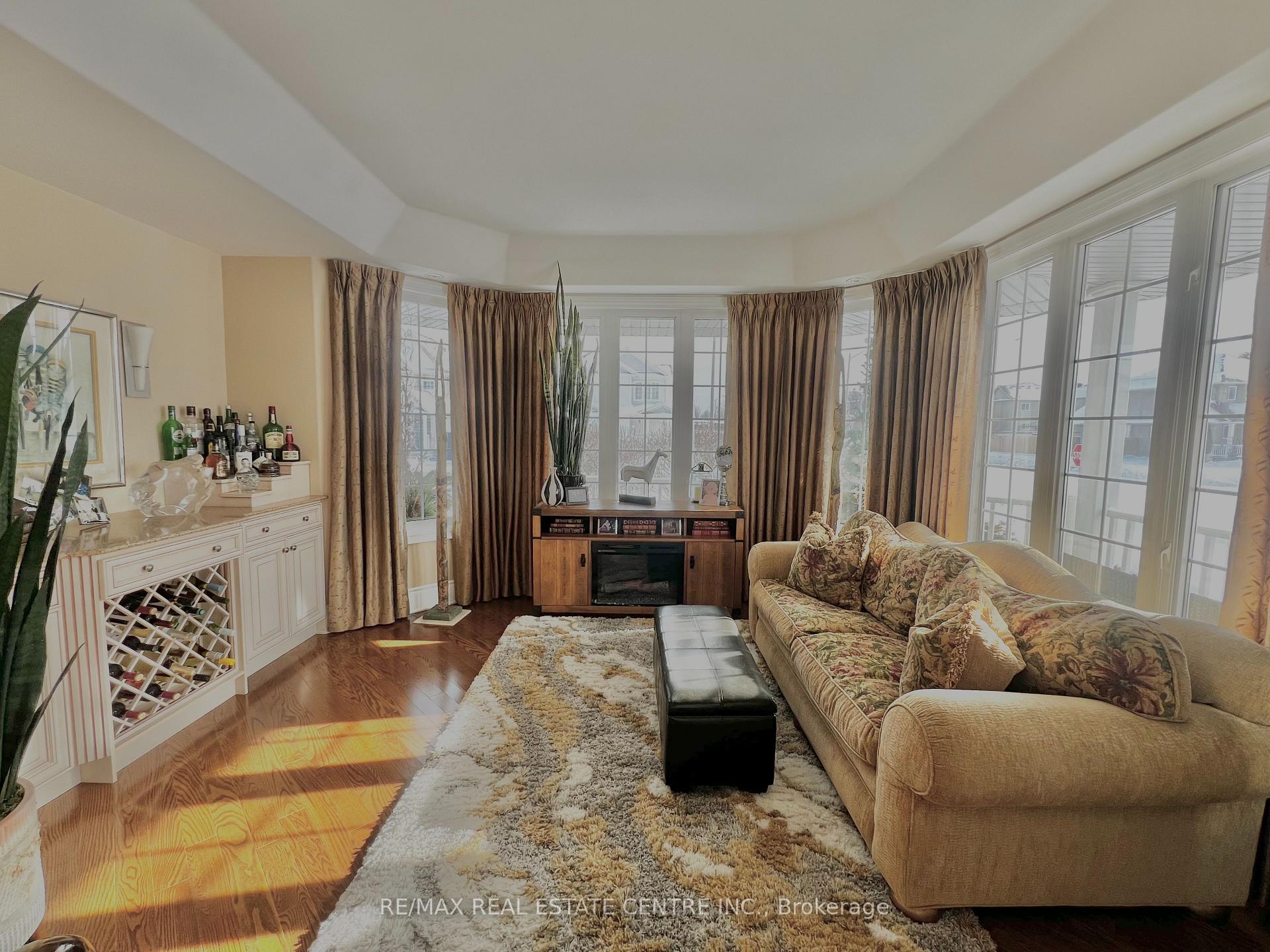 Photo 5 of 176 Berry Street, Shelburne — HOMEH