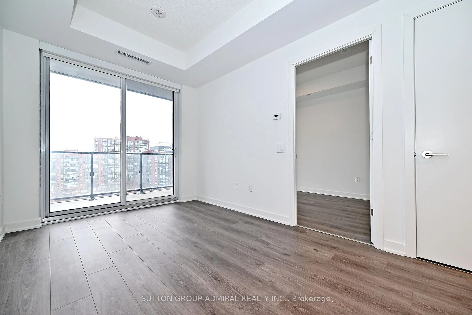 Photo 10 of Unit 1108, 9 Tecumseth Street, Toronto, Niagara — HOMEH