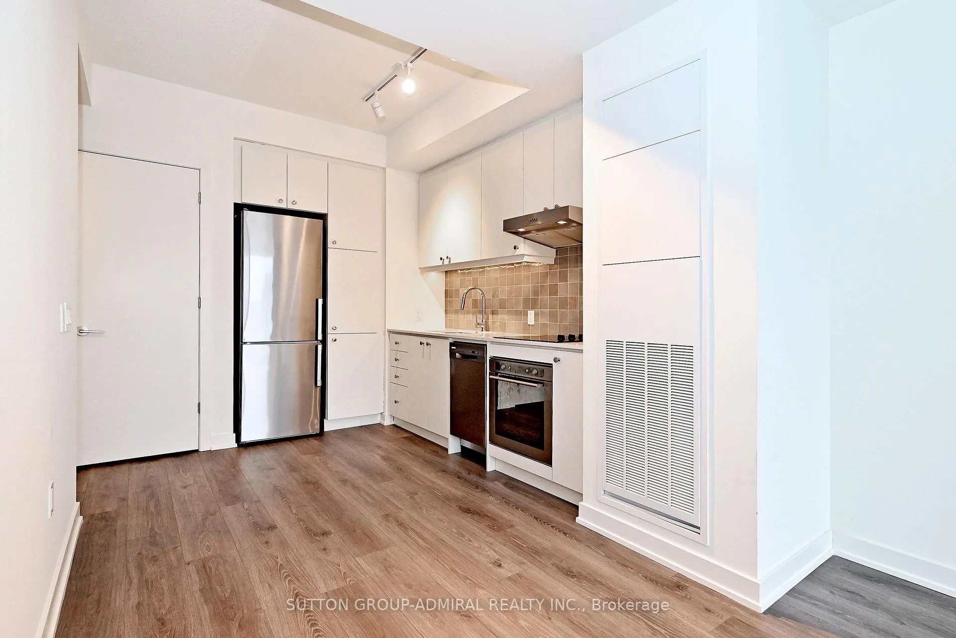 Photo 13 of Unit 1108, 9 Tecumseth Street, Toronto, Niagara — HOMEH