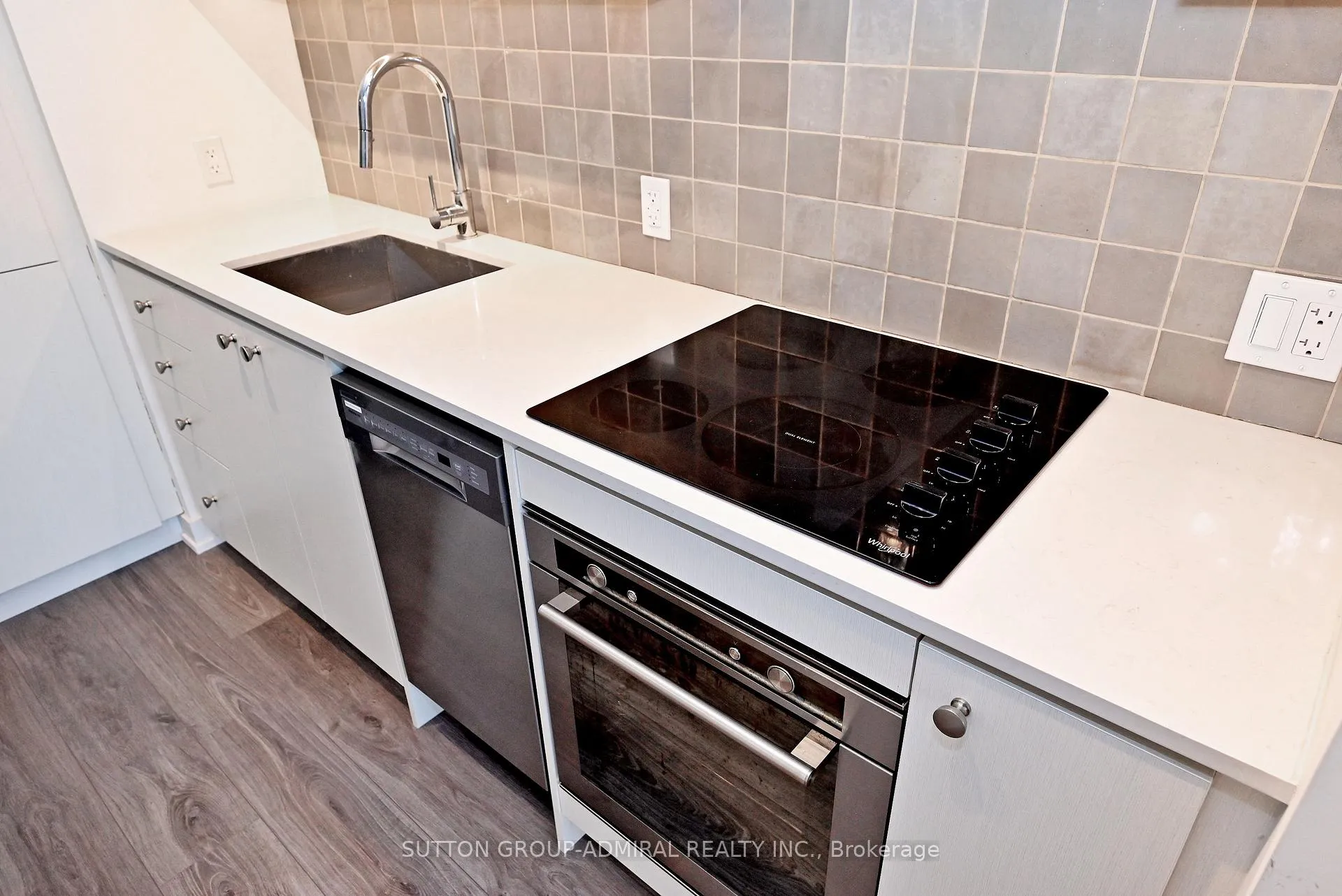 Photo 17 of Unit 1108, 9 Tecumseth Street, Toronto, Niagara — HOMEH