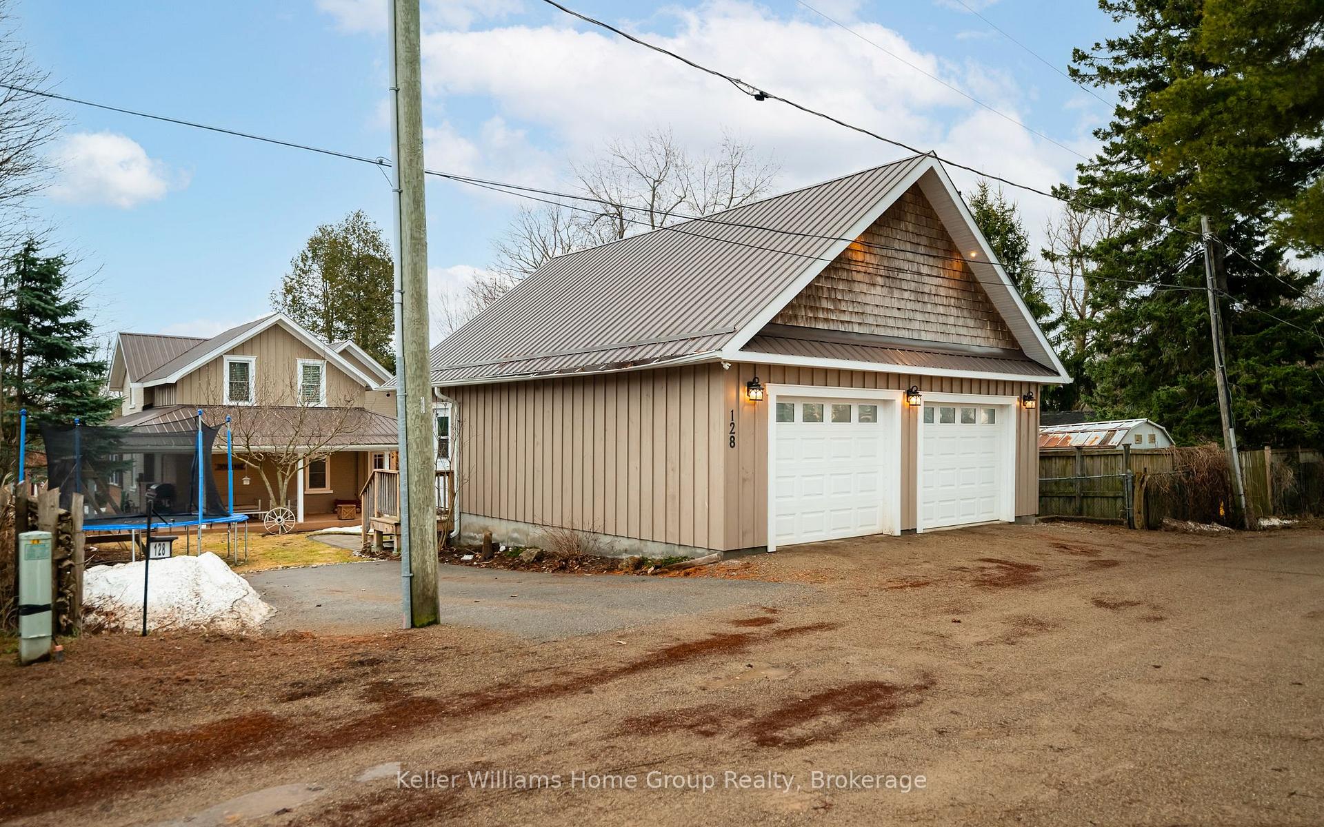 Photo 4 of 128 Second Avenue W, Shelburne — HOMEH